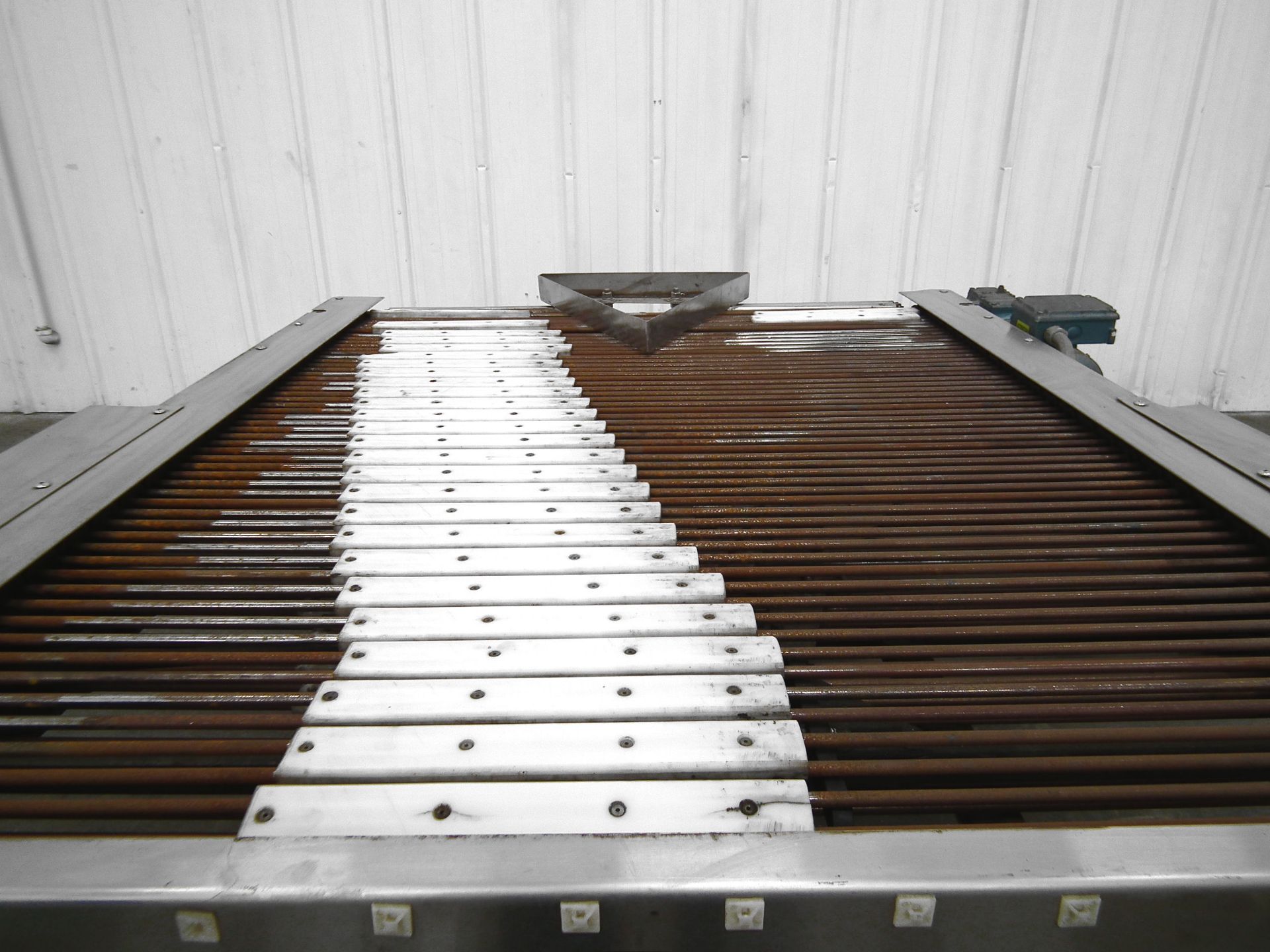 APV Laner Conveyor with Plastic Platen (Rigging Fee - $200) - Image 4 of 4