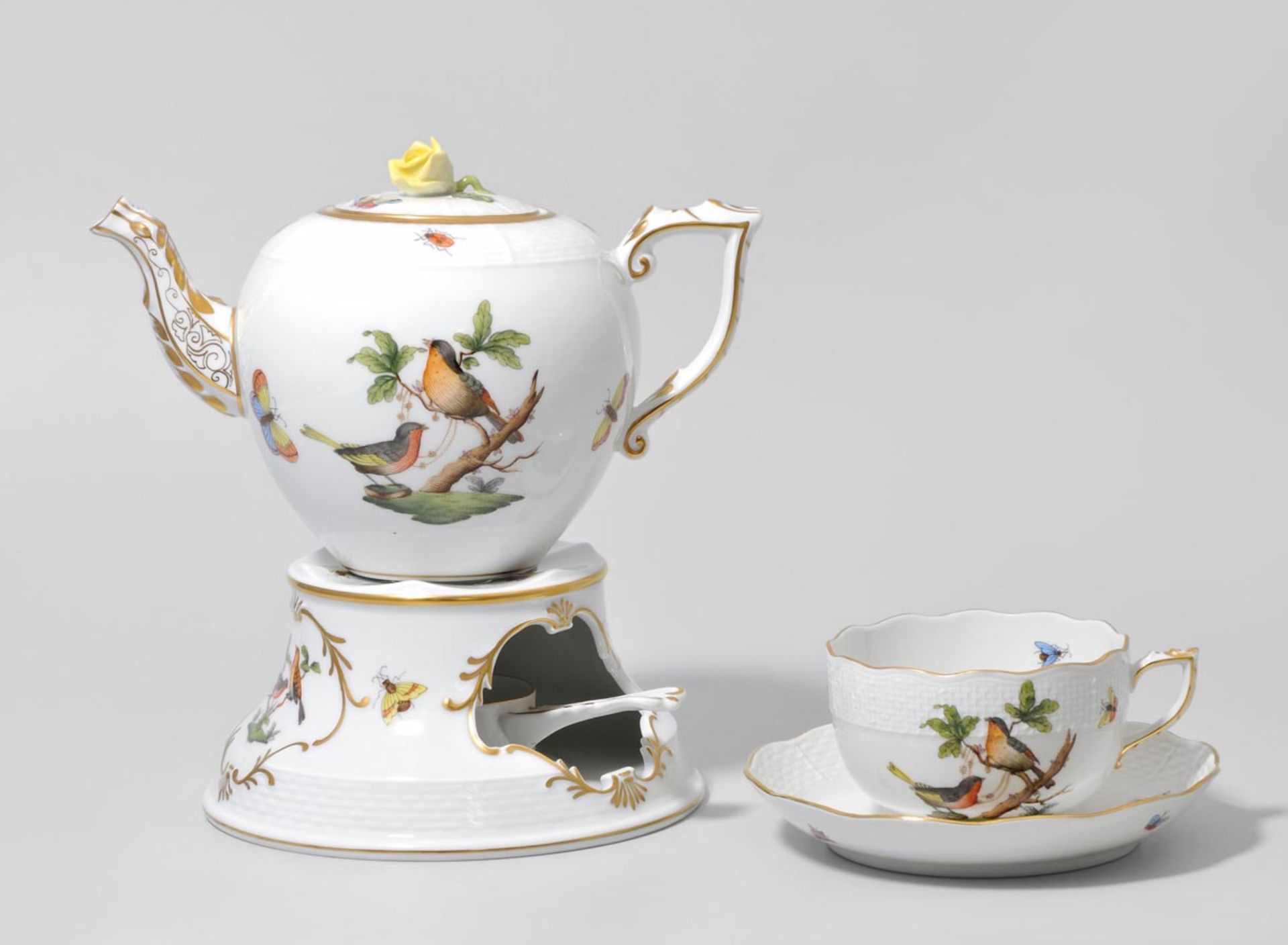 Teeservice, Herend Nach 1945. "Rothschild". Bestand: 2 Teekannen, 1 Rechaud, 1 Wasserkanne, 1