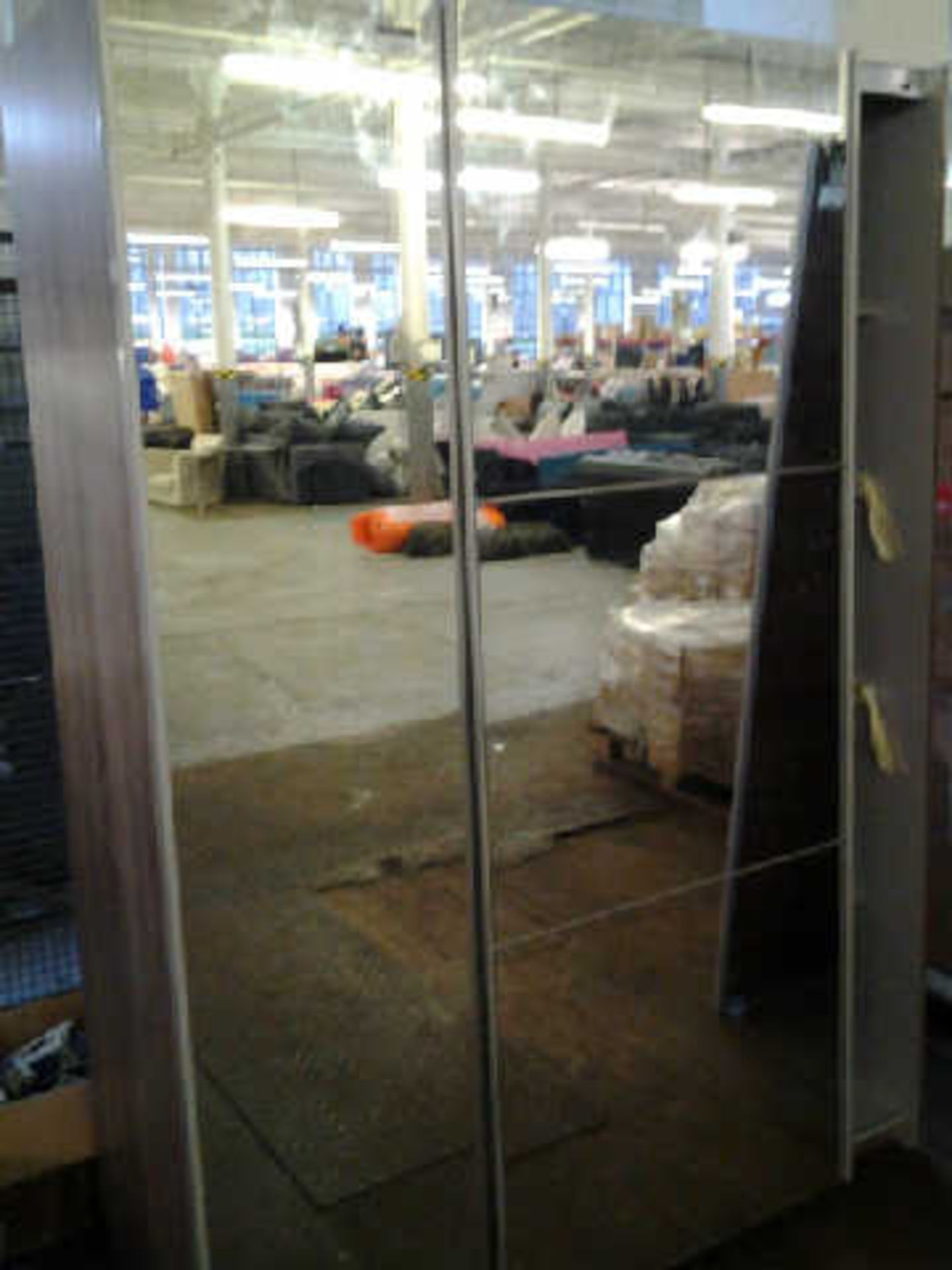 DOUBLE SLIDING MIRRORED DOOR WARDROBE