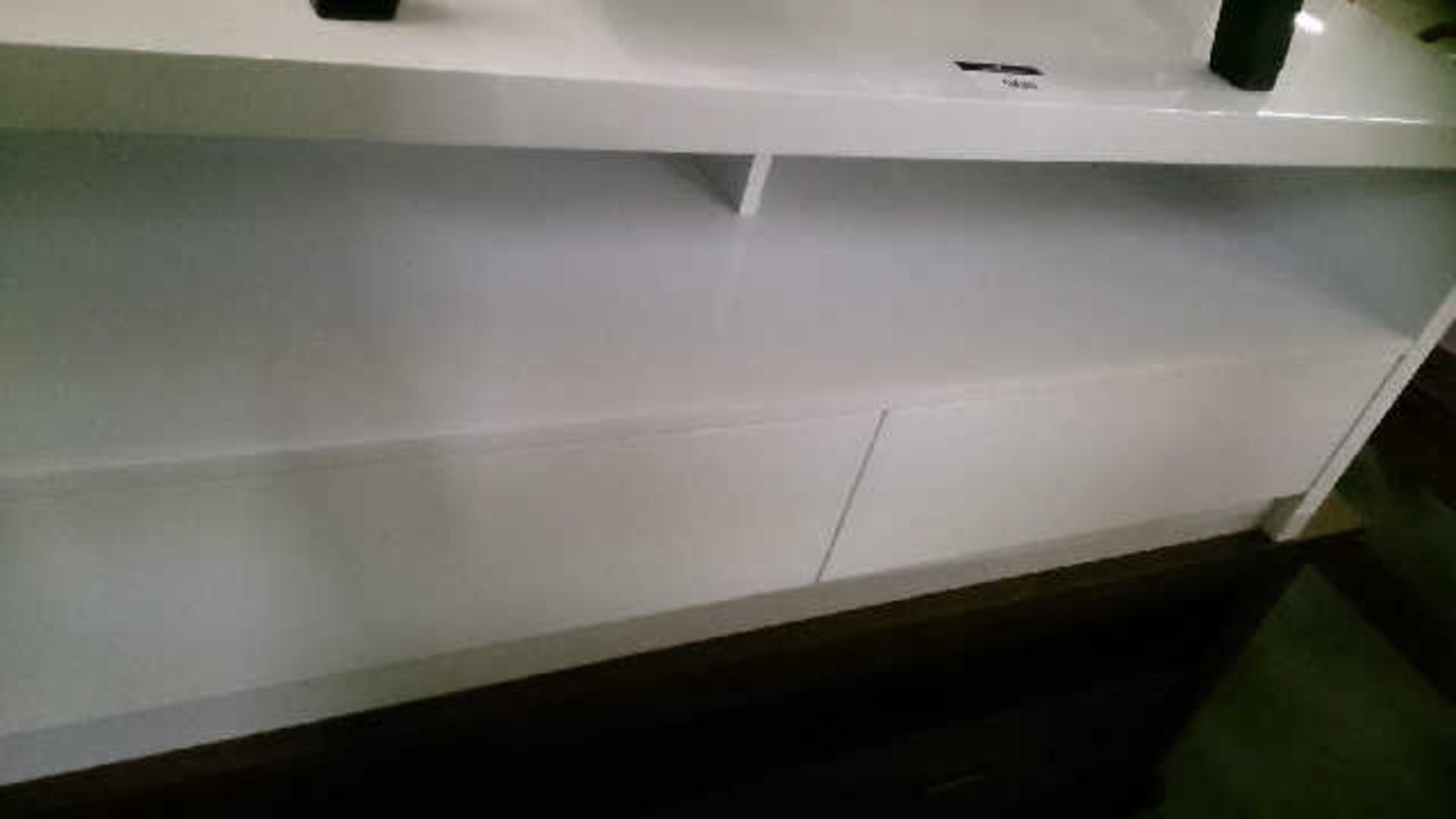 WHITE TV UNIT