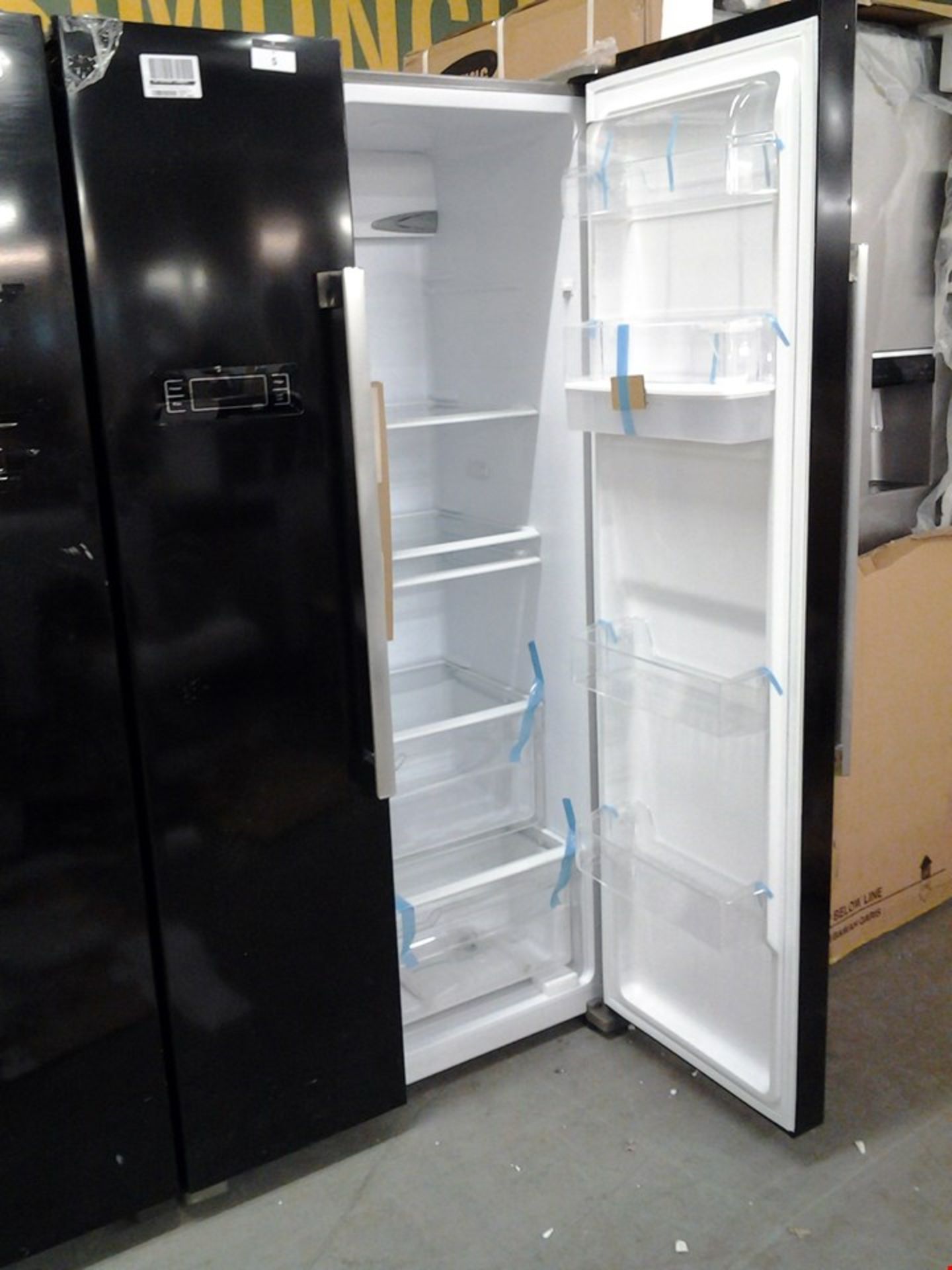 SWAN SR8100B BLACK AMERICAN-STYLE FRIDGE FREEZER WITH WATER DISPENSER. RRP Â£549.00