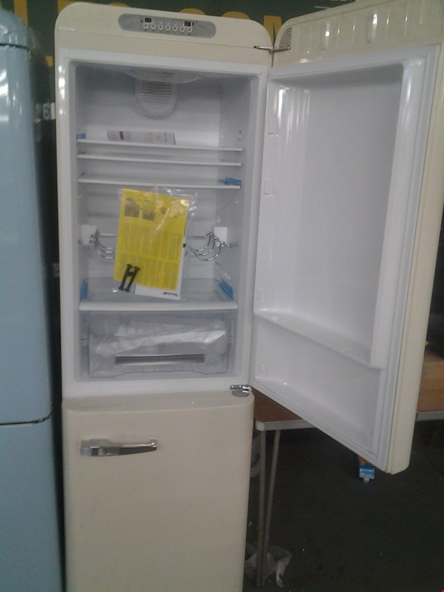 SMEG FAB32RNC CREAM RETRO FRIDGE FREEZER RRP Â£1399.00 - Image 2 of 2