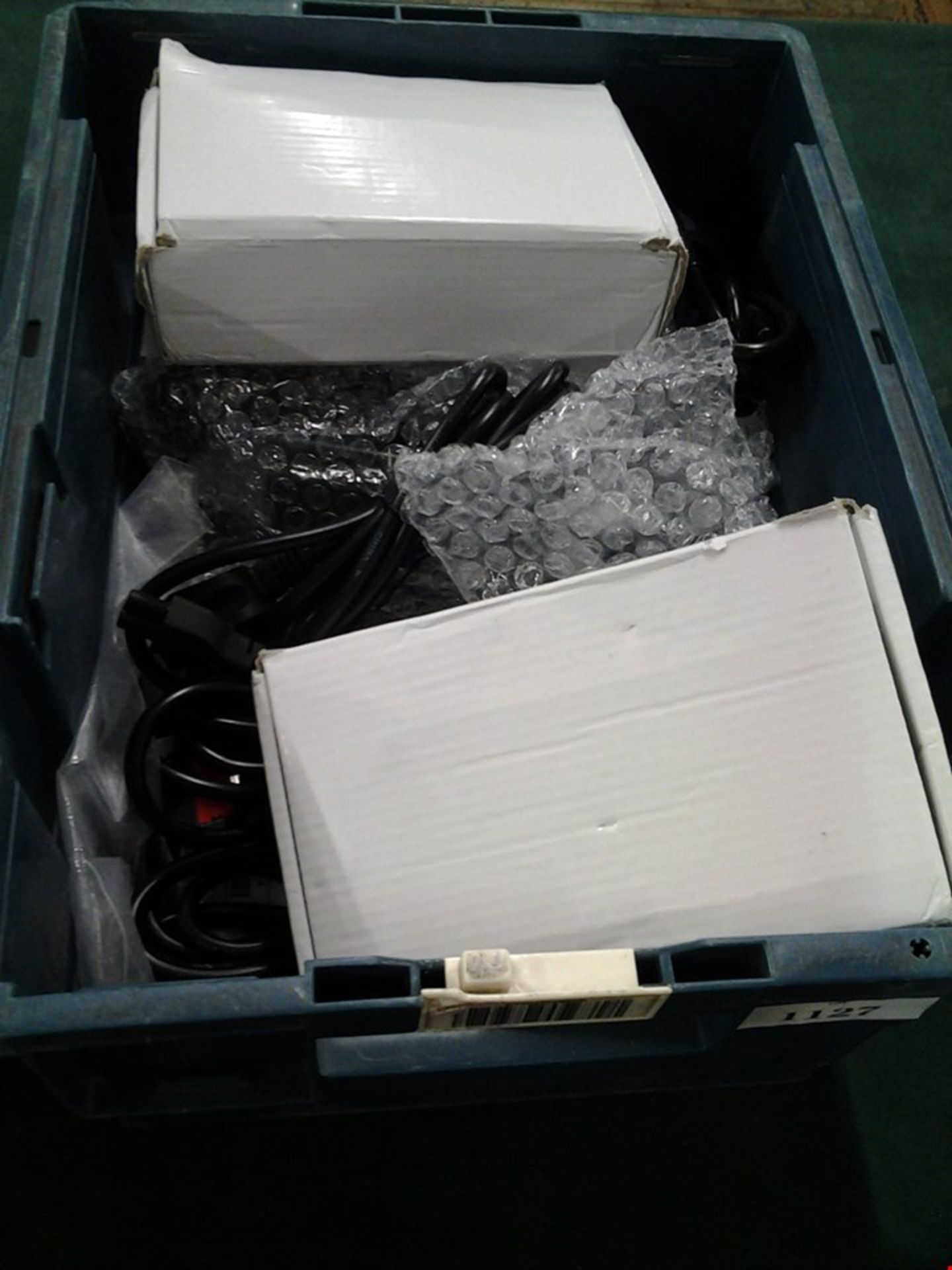 BOX OF ASSORTED WIRES AND CABLES TO INCLUDE HP CHARGERS, VARIOUS PARTS OF CHARGERS, ETC