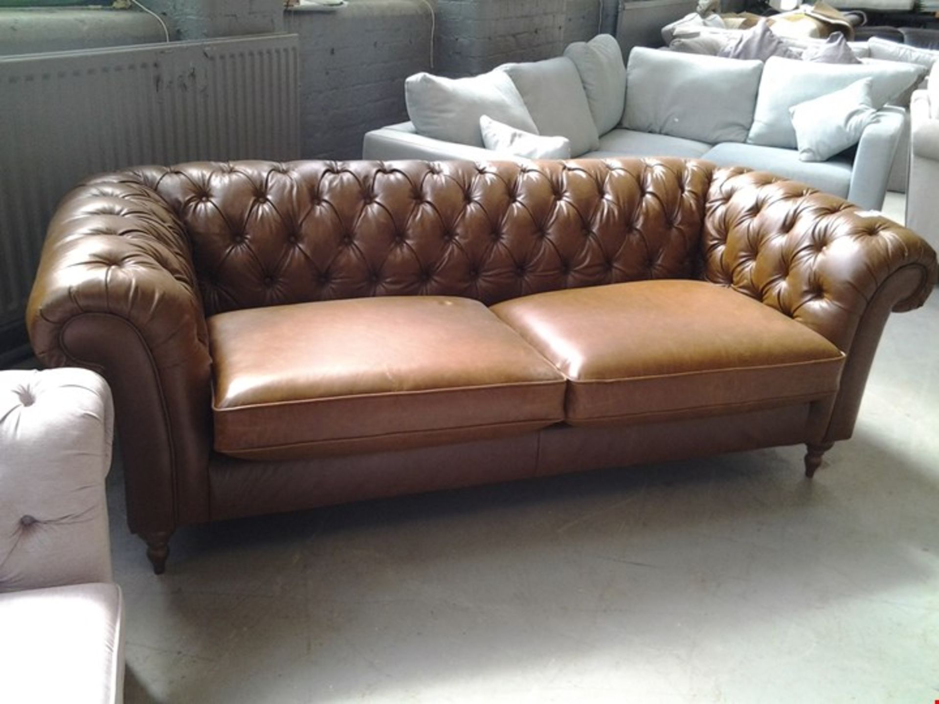 DESIGNER BROWN LEATHER BUTTON BACK 3 SEATER SOFA WITH DURABLE OAK FEET RRP Â£899.00 - Image 2 of 2