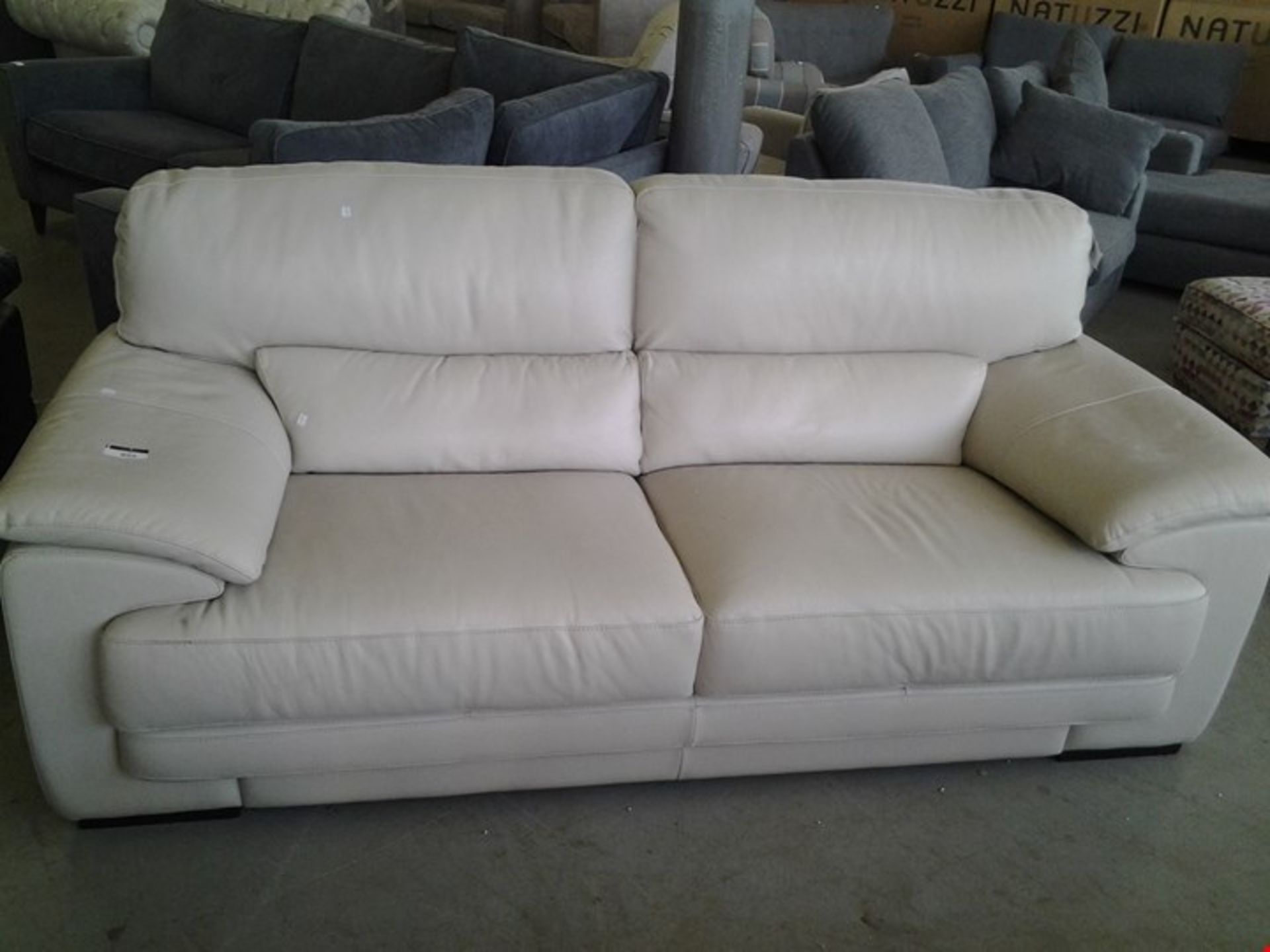 DESIGNER BRUNELLO CREAM ITALIAN LEATHER 3 SEATER SOFA WITH CONTRASTING WALNUT FEET