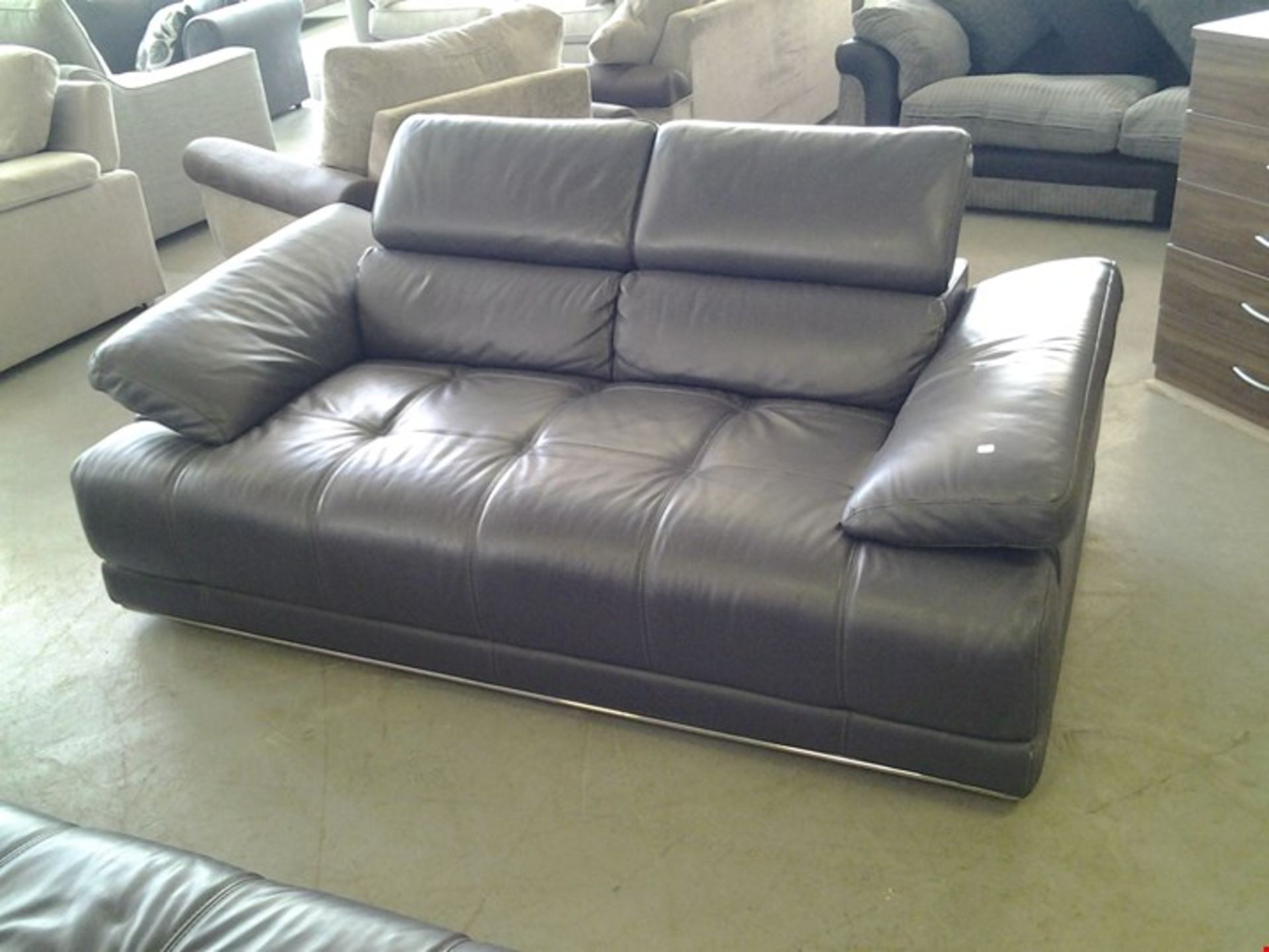 DESIGNER VIVALDI GREY ITALIAN LEATHER 3 SEATER SOFA AND 2 SEATER SOFA WITH STYLISH CHROME FEET ... - Image 3 of 3