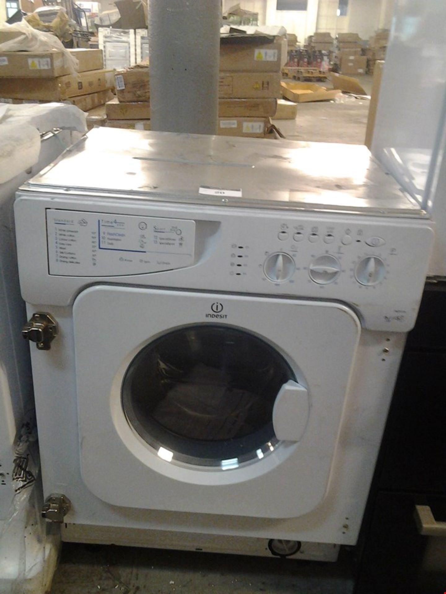INDESIT WHITE INTEGRATED WASHER/DRYER RRP Â£425.00