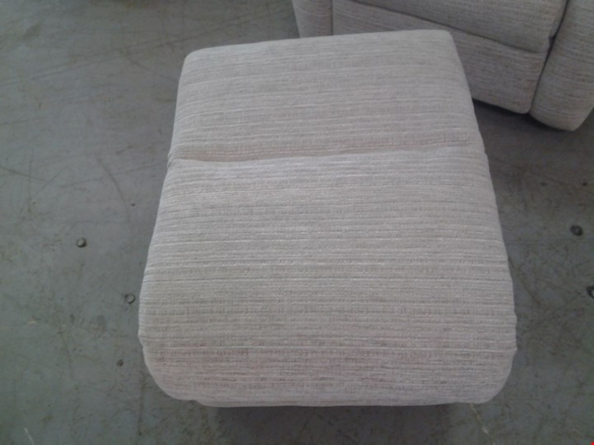 QUALITY BRITISH MADE HARDWOOD FRAMED JUTE FABRIC CHAIR AND MATCHING STORAGE FOOTSTOOL. - Image 2 of 2