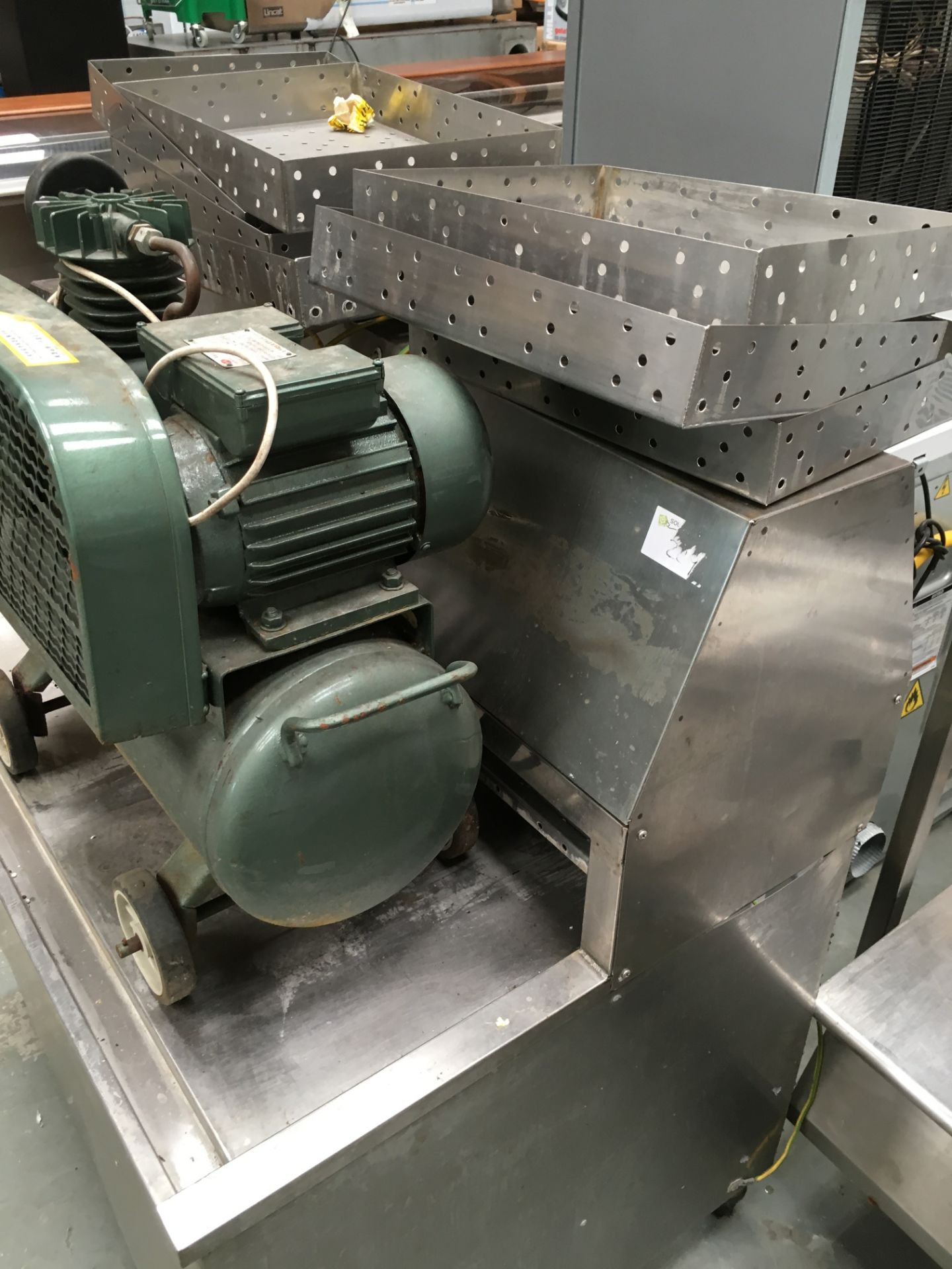 Chinese Meat Press with Compressor - Image 4 of 4