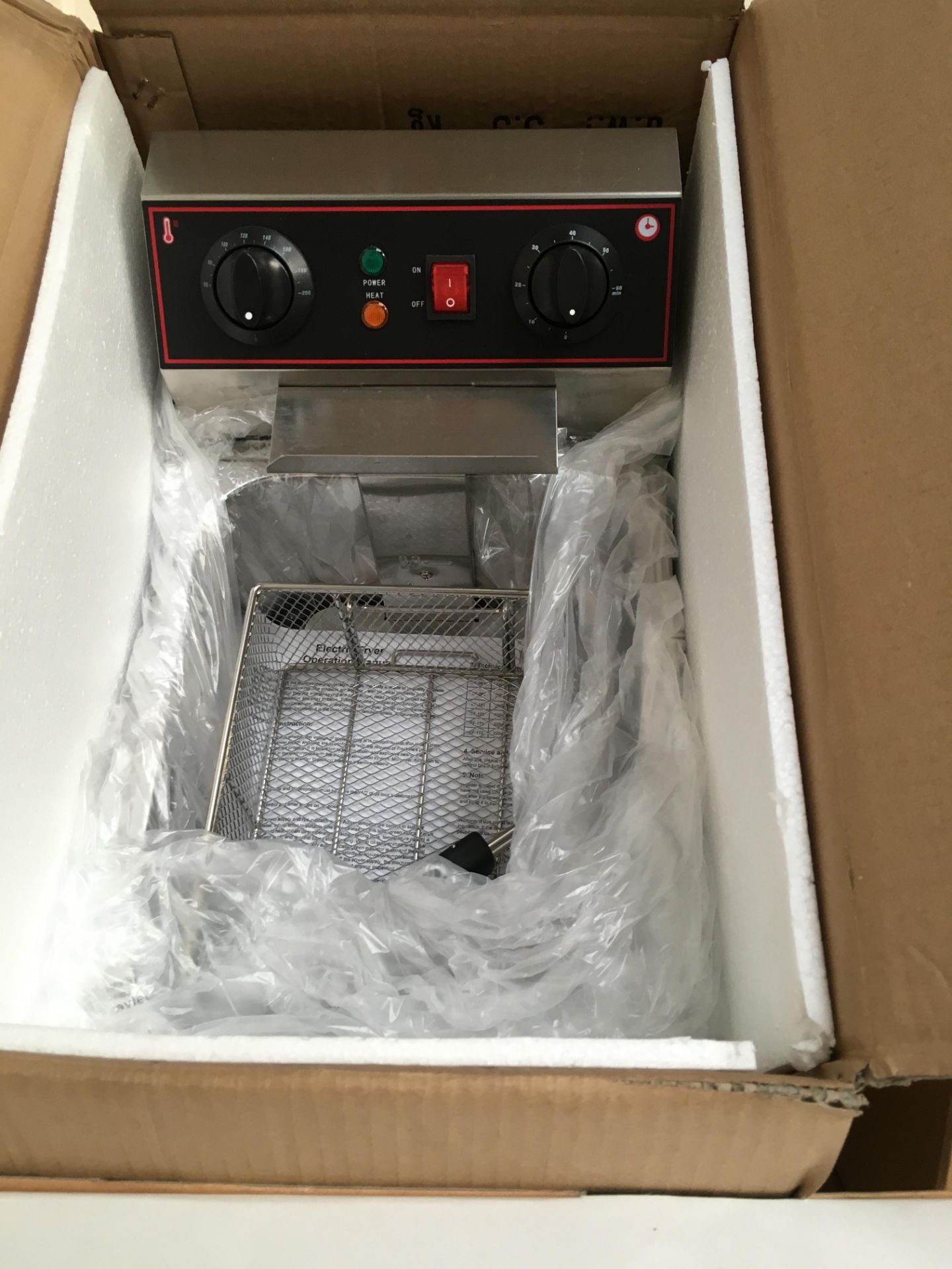 New Boxed Single Electric Fryer.10 Litres Capacity - Image 2 of 2