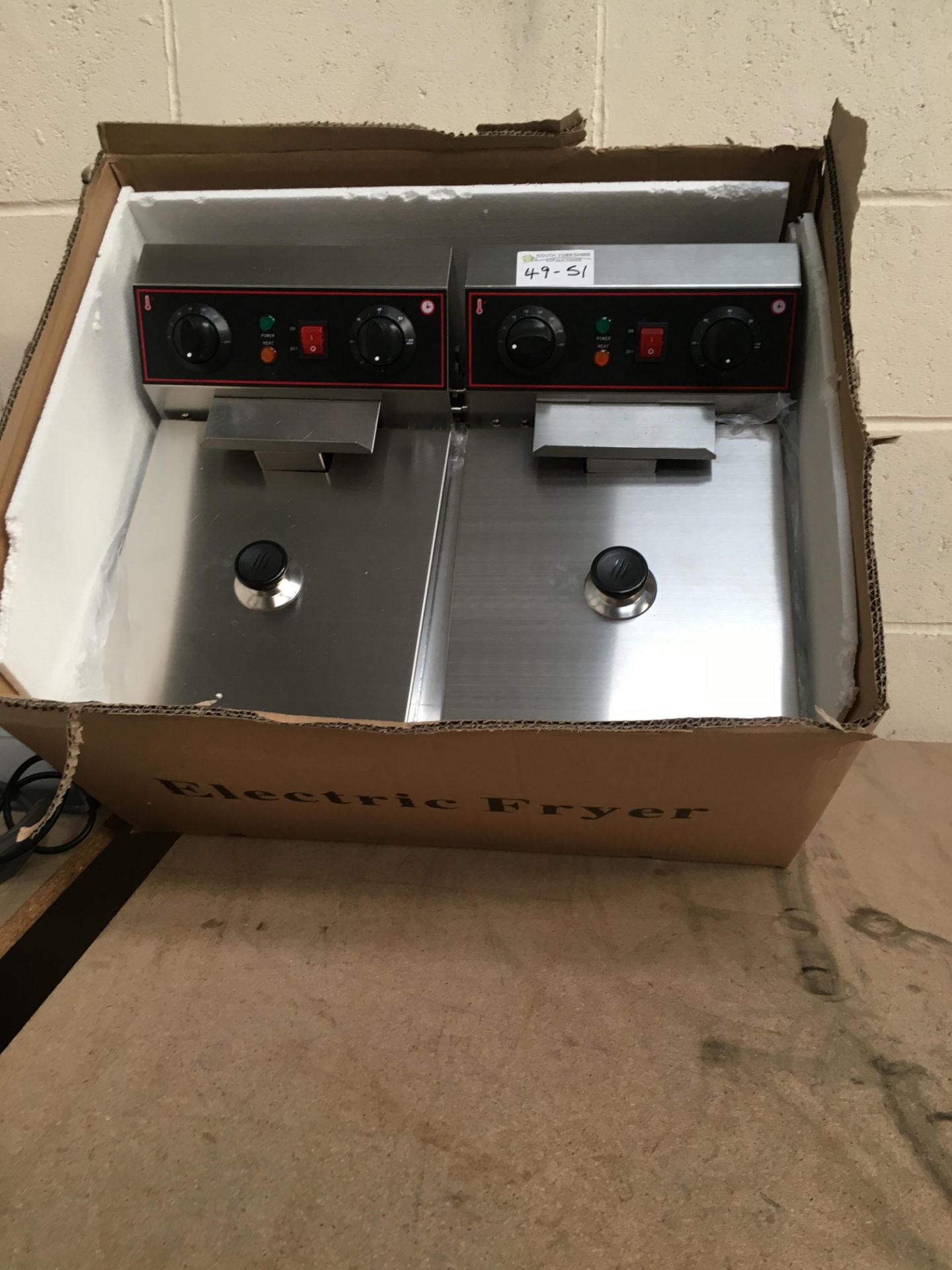 New Double Electric Fryer..2 x 3Kw Boxed...10 Litr