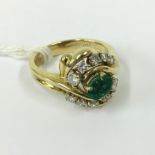 14CT GOLD DIAMOND & COLUMBIAN EMERALD RING - BEAUTIFULLY DESIGNED SIZE N/