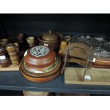 A large selection of treen