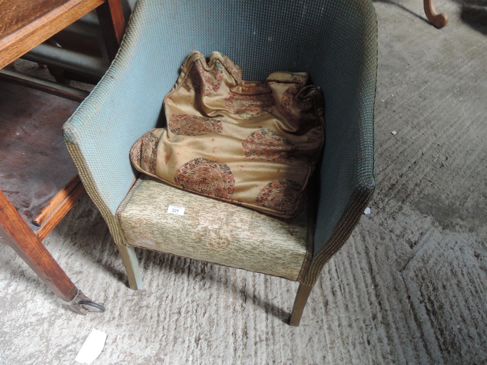 A woven fibre tubchair