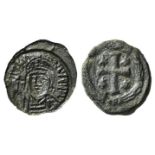 Justin II (565-578). Æ 10 Nummi (17mm, 3.46g, 12h). Uncertain Sicilian mint. Helmeted and