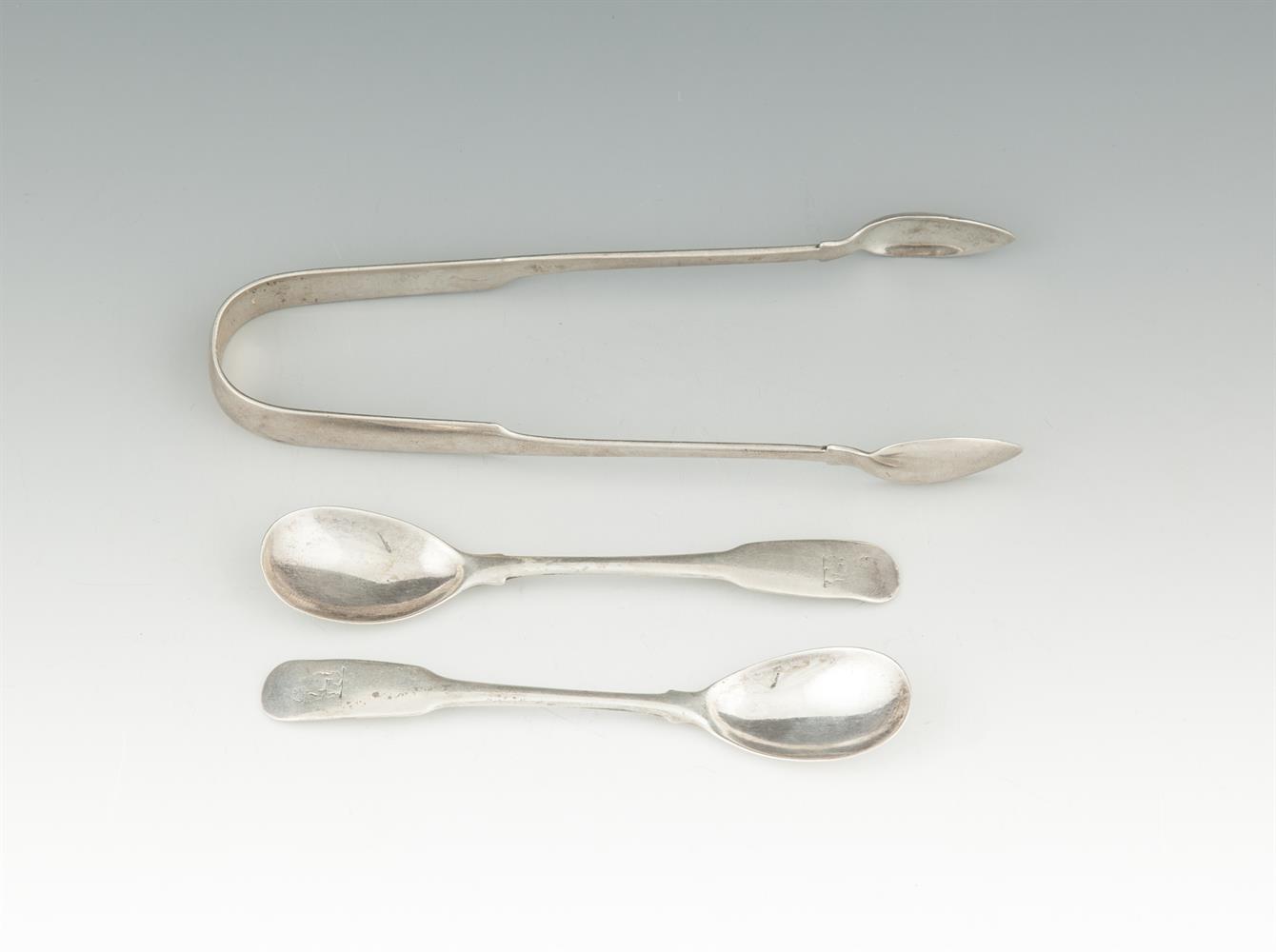 A PAIR OF GEORGE III FIDDLE PATTERN SILVER TEASPOONS, Dublin 1814, makers mark of Richard Sawyer;