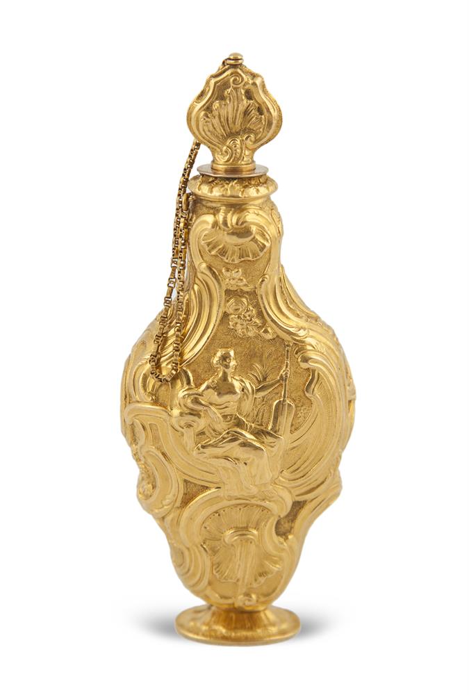 AN ENGLISH GOLD SCENT BOTTLE, by John Barbe of London c.1740, modelled in rococo fashion, with shell