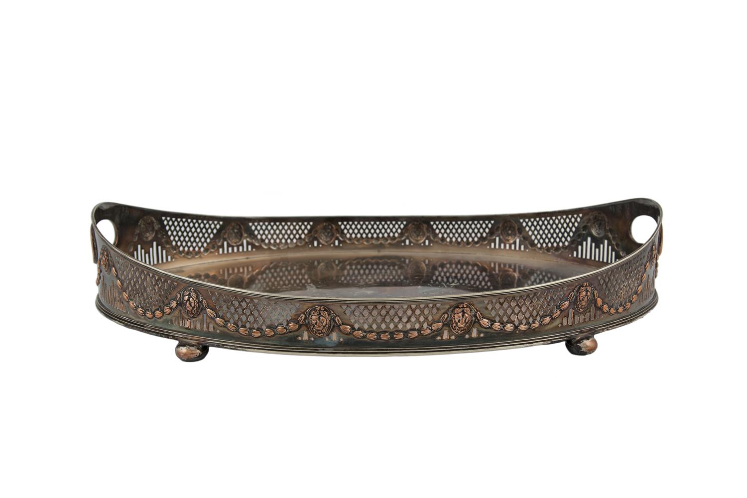 A LARGE SHEFFIELD SILVER PLATED OVAL SERVING TRAY, with low raised pierced gallery rail with gadroon