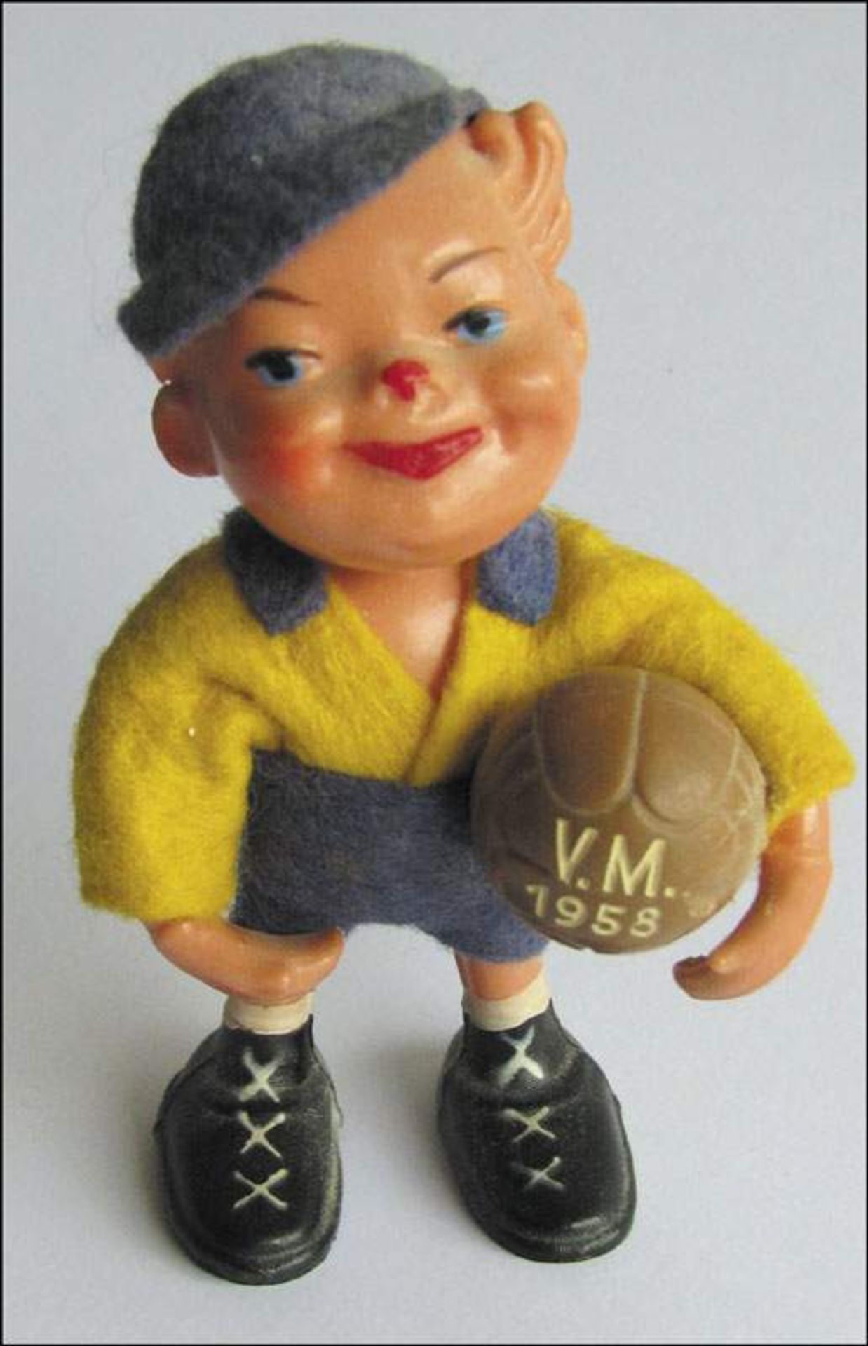 World Cup Sweden 1958. Rare official Mascot - Ball with inscription VM 1958 plastic figure with