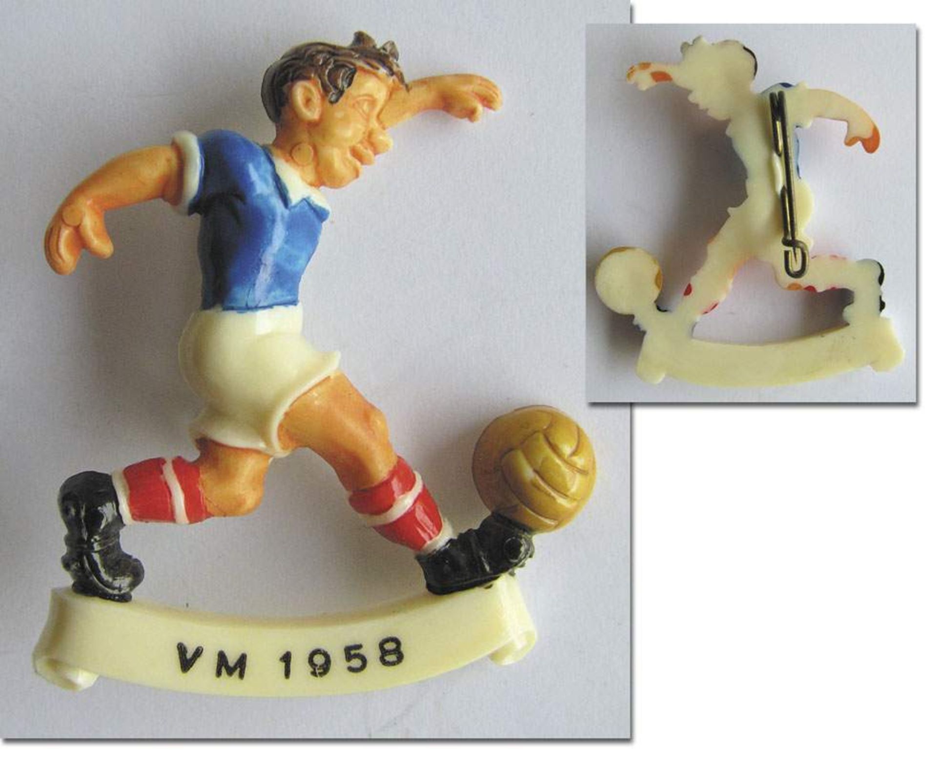 World Cup 1958 Souvenir pin - Souvenir plastic pin "VM 1958" from the 1958 Football World Cup. 4x3