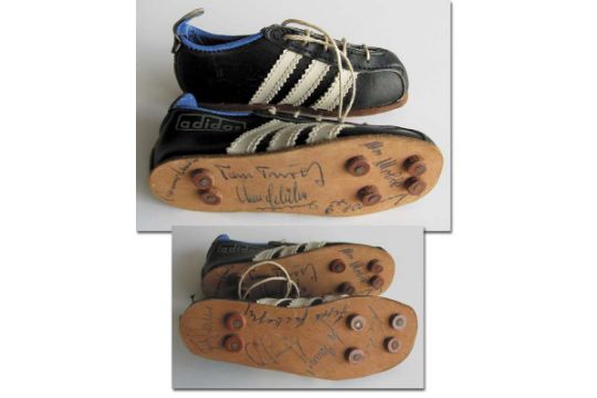 World Cup 1954 Mini Adidas boots German Autograhs - Mini football boots  adidas with eleven origin