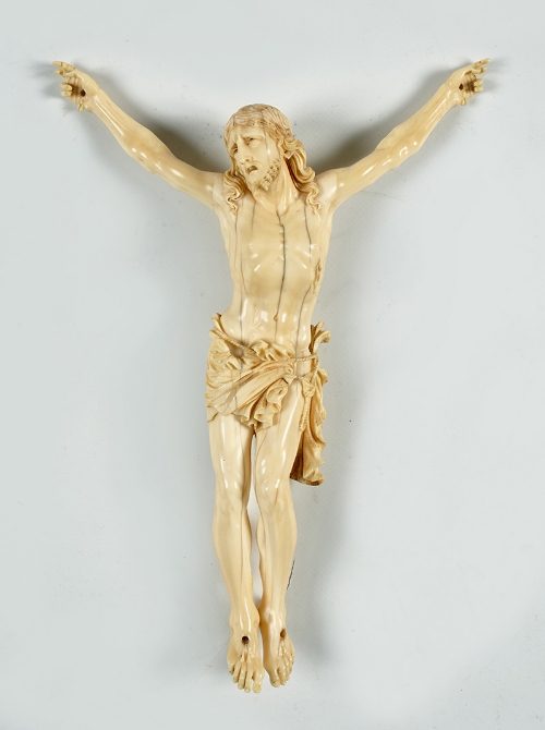 Escuela europea, S. XVIII-XIX. “Cristo” Marfil tallado. Medidas: 25 x 20 cms. Start Price: €1400