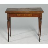 Mesa de juego en madera de caoba con decoración de marquetería. Trabajo español, pp. S. XX