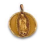 Medalla colgante circular con Virgen de Guadalupe en oro de 18K. Con grabado en parte posterior.