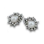 Pendientes con perlas Australianas barrocas rodeadas por brillantes y diamantes talla marquisse en