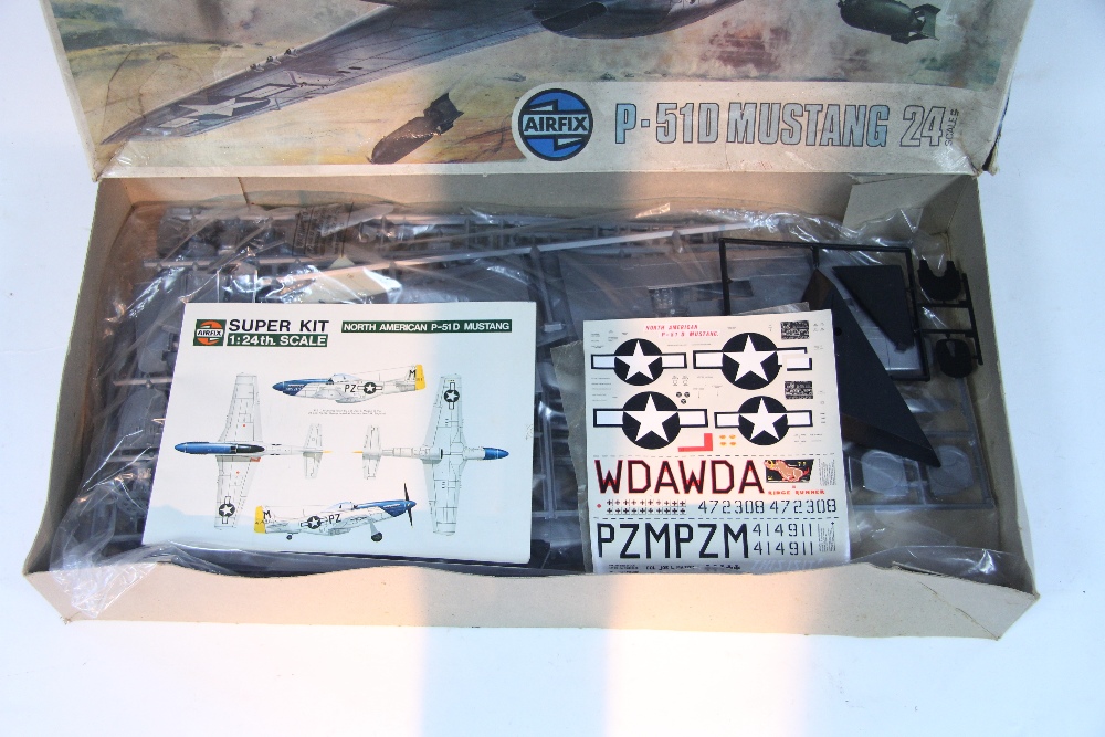 An Airfix Super Kit series 14 model aeroplane “North American P-51D Mustang”, boxed, un-assembled. - Image 2 of 3