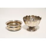 A George V deep fluted bowl with waved rim & on round pedestal foot, 5¾” diam. x 4¼” high,