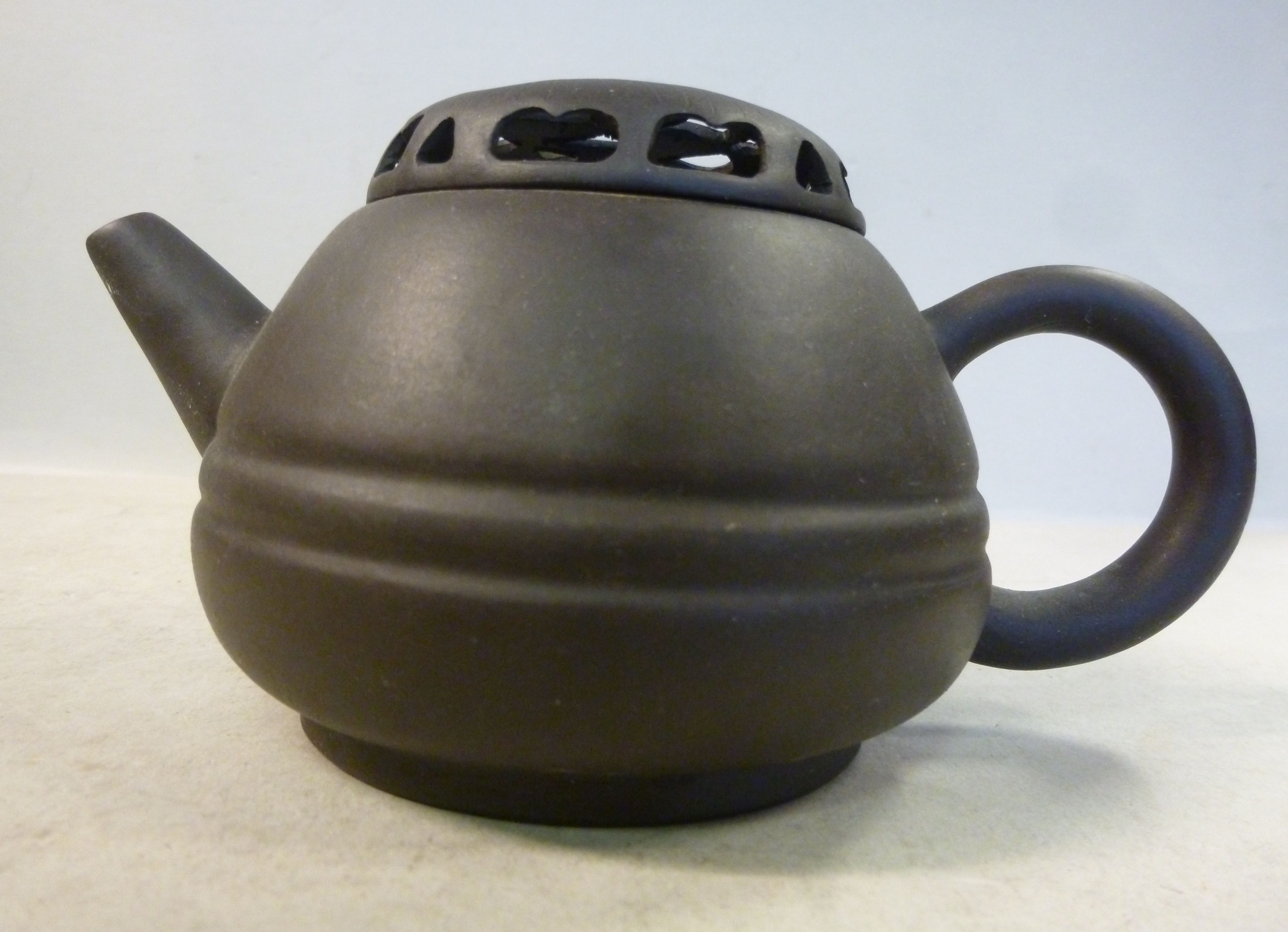 A 20thC Chinese earthenware wine kettle