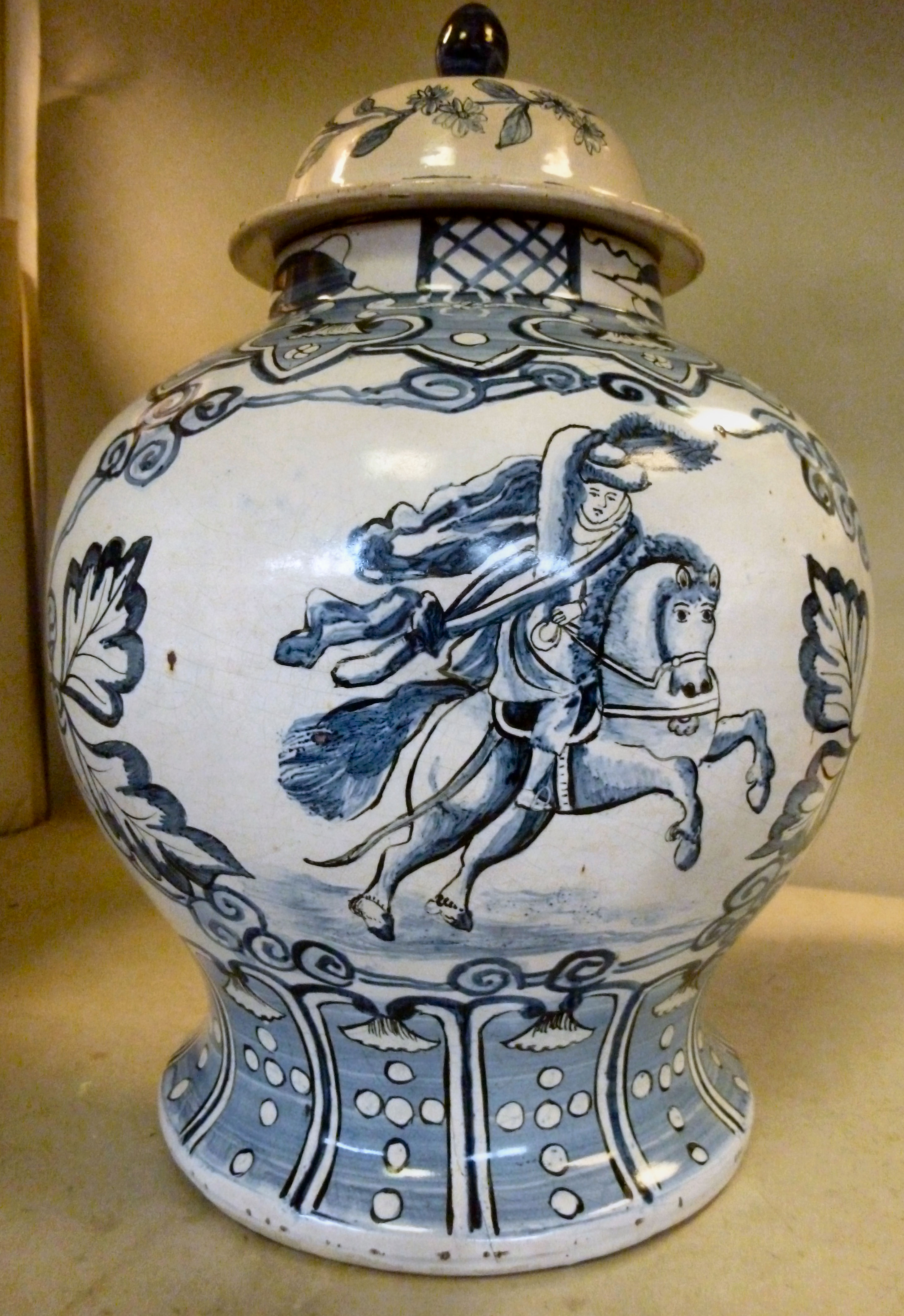 An early 20thC Dutch Delft jar of waiste - Image 2 of 5