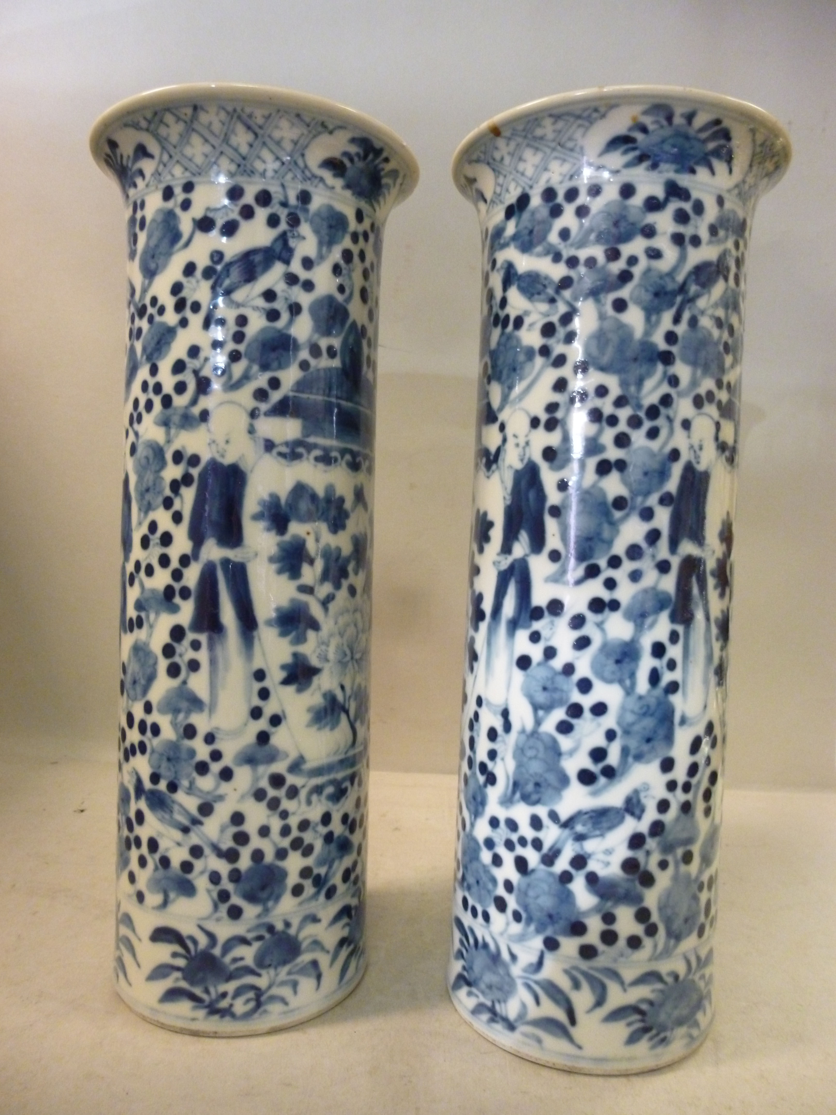 A pair of late 19thC Chinese porcelain c - Image 2 of 5