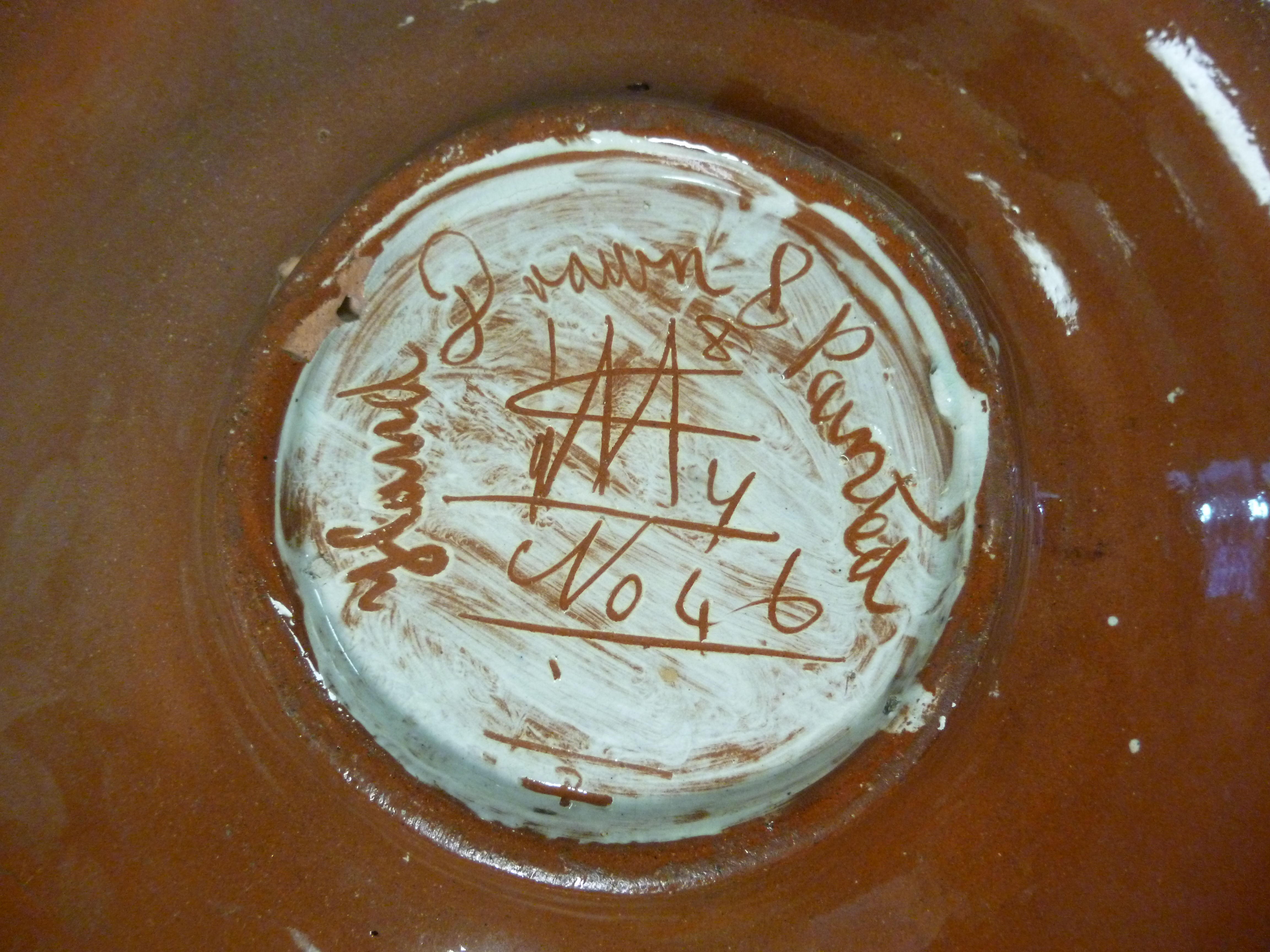 A Carlo Manzoni pottery footed dish, dec - Image 4 of 4