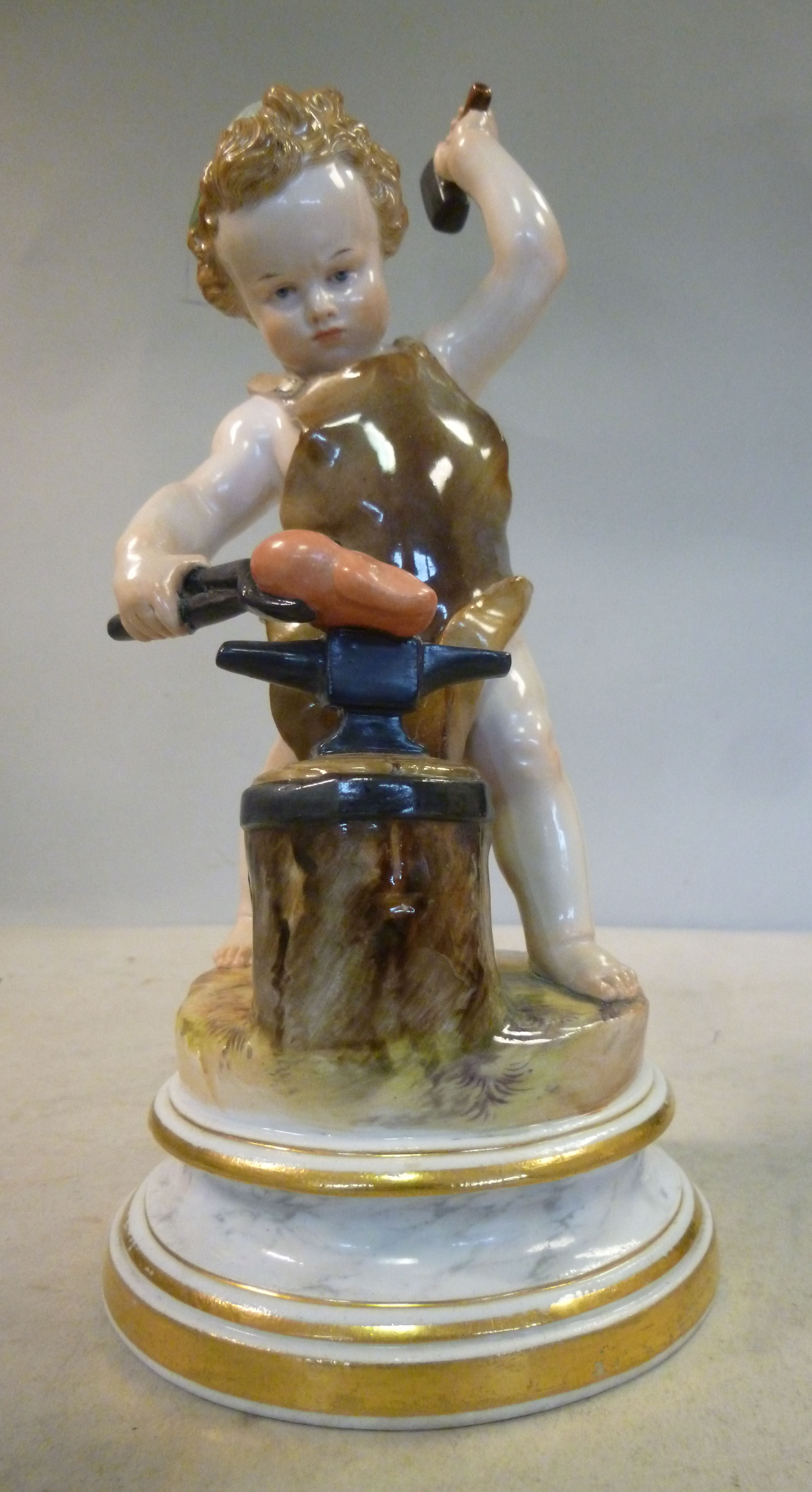 An early 20thC Meissen porcelain figure