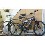 Two gents bicycles, viz. a Trek 720 with