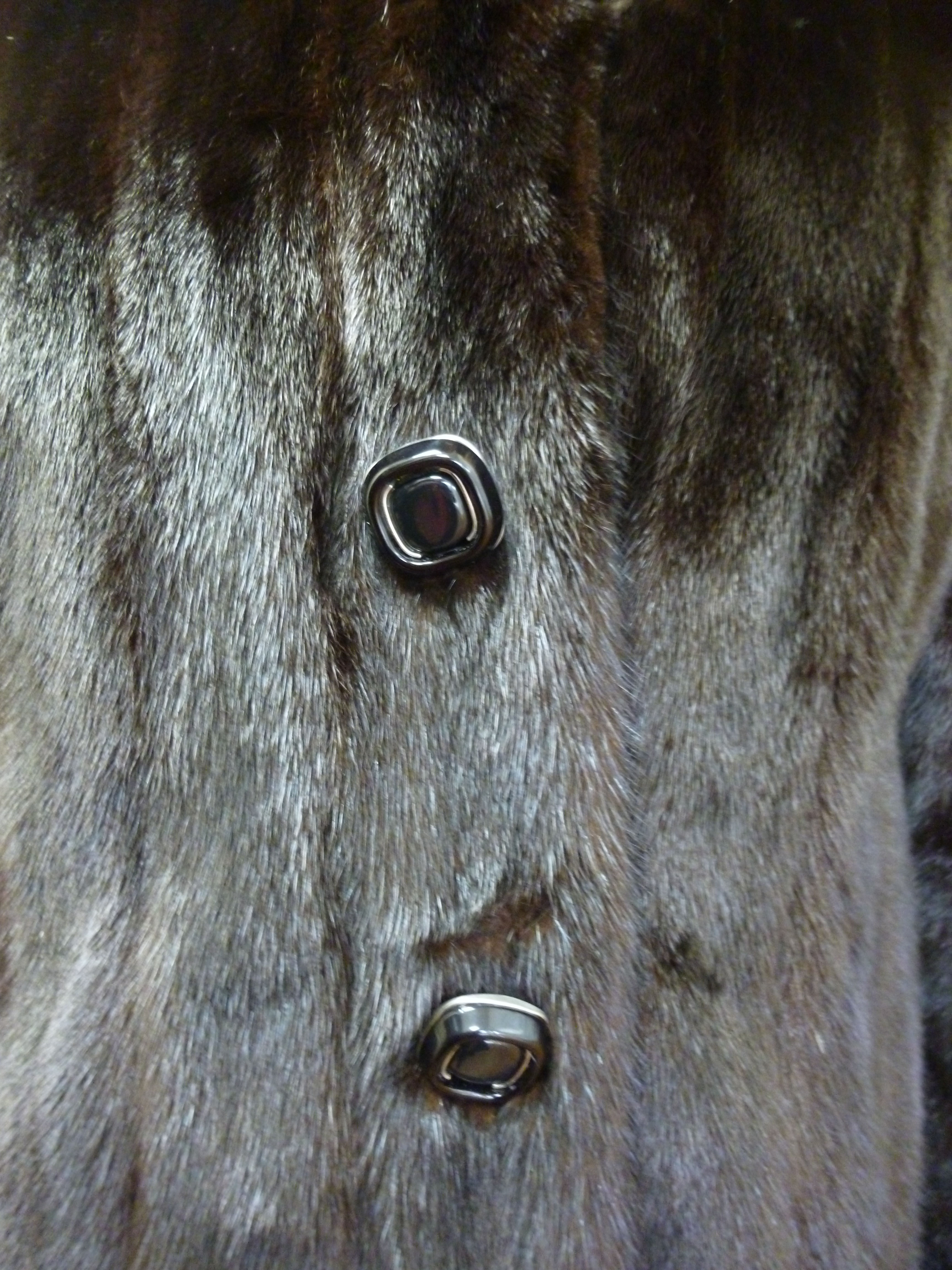 A mink coat, having a rolled collar, a b - Image 6 of 8