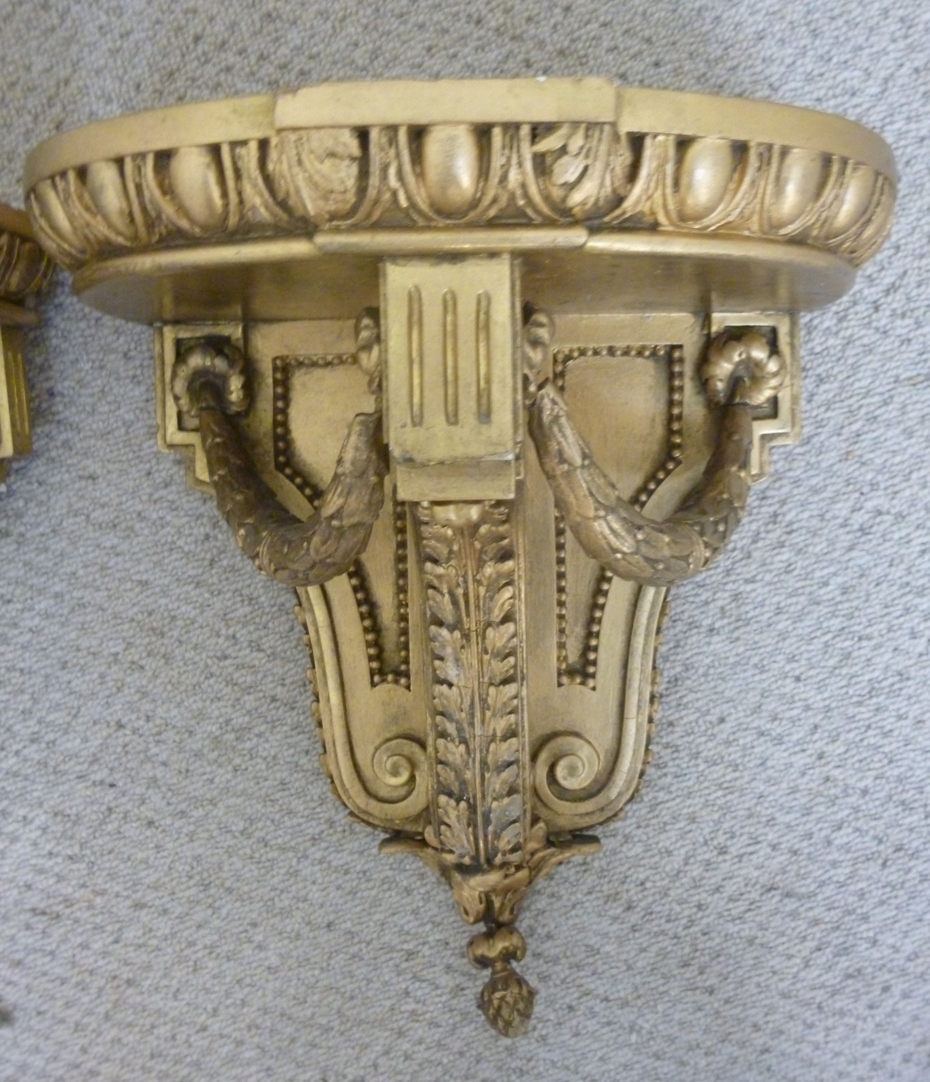 A pair of late 19thC gilt gesso wall bra - Image 2 of 4