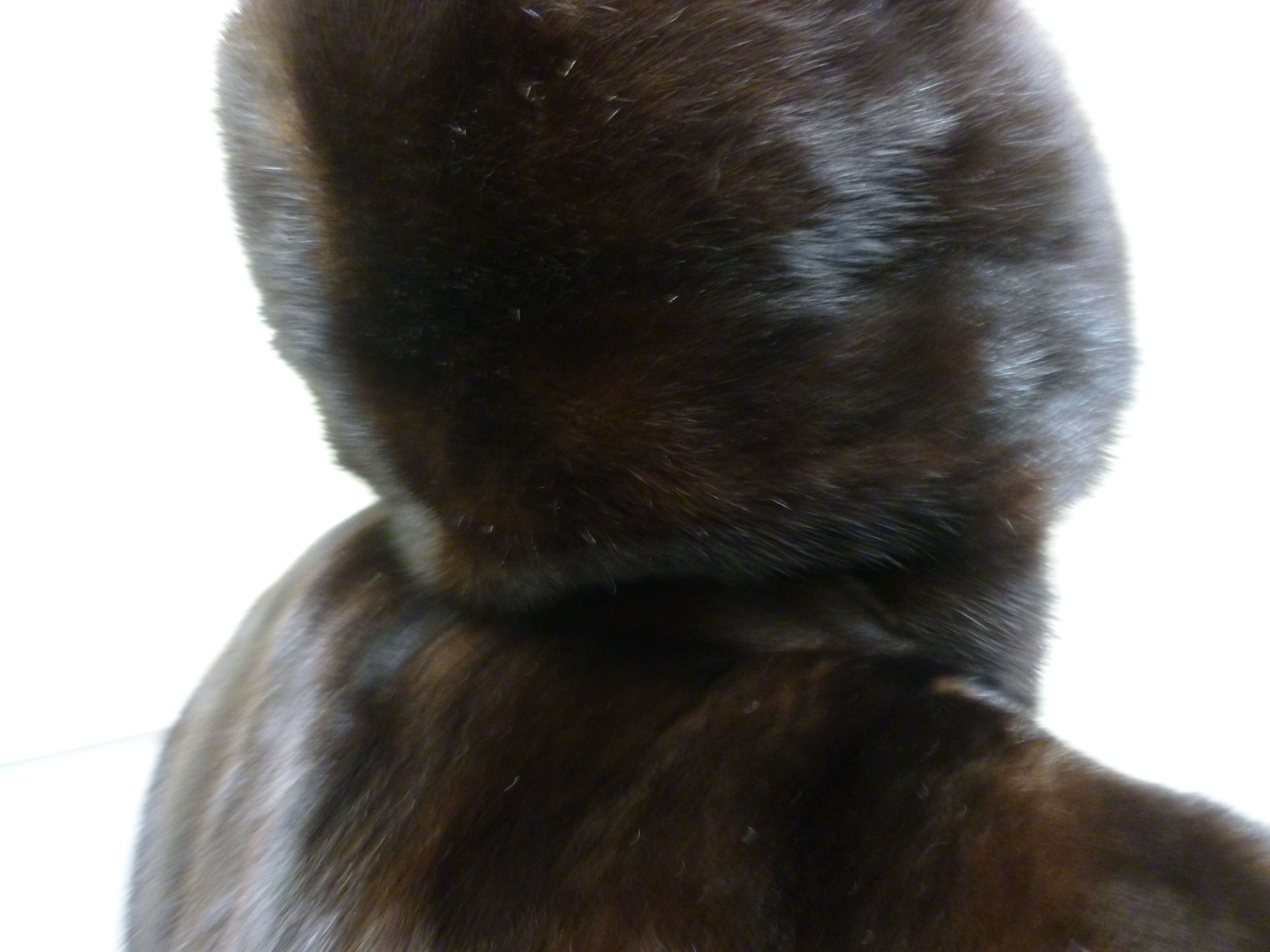 A mink coat, having a rolled collar, a b - Image 3 of 8