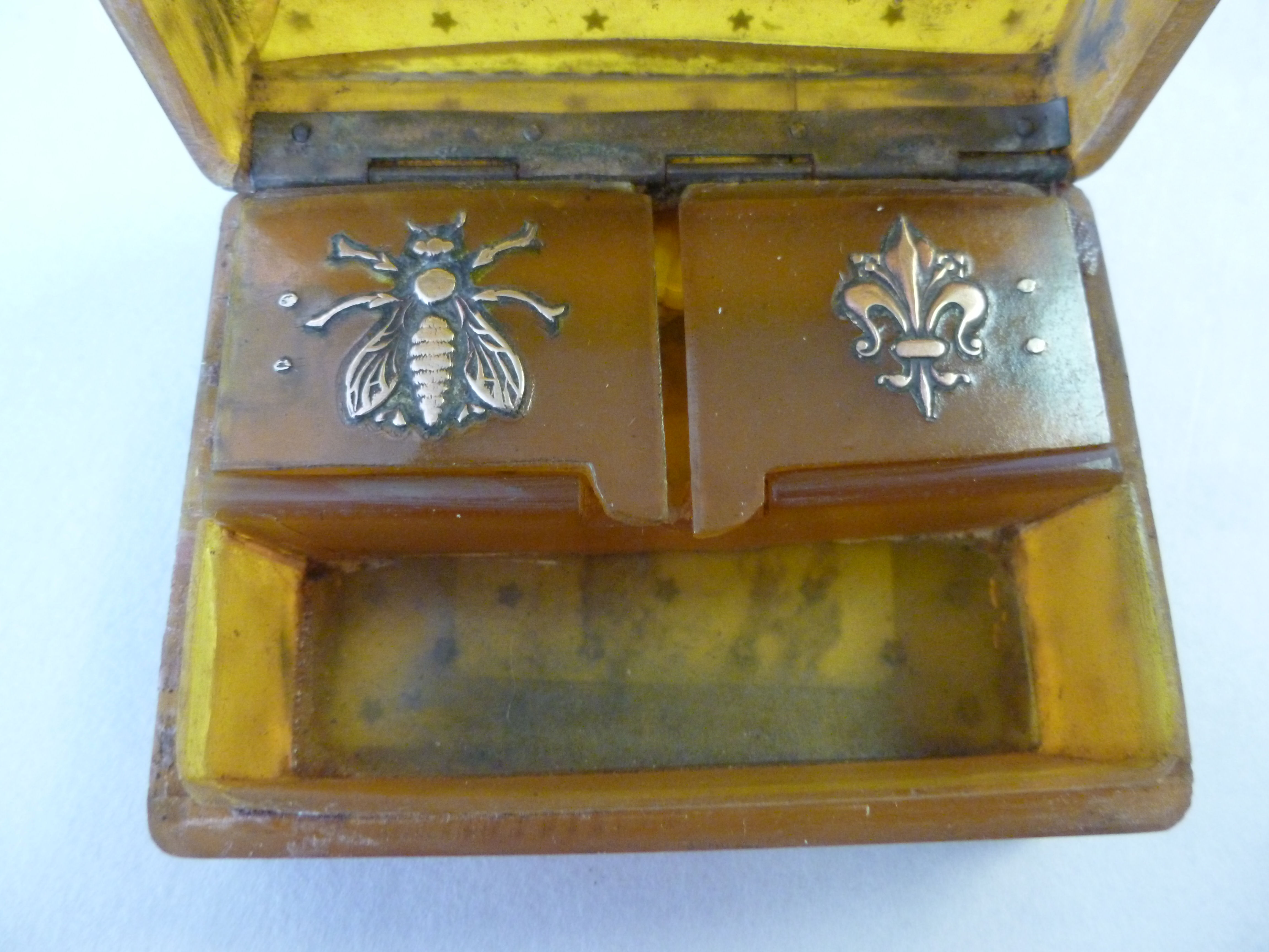 An 18thC horn trinket box, inlaid in yel - Image 6 of 7