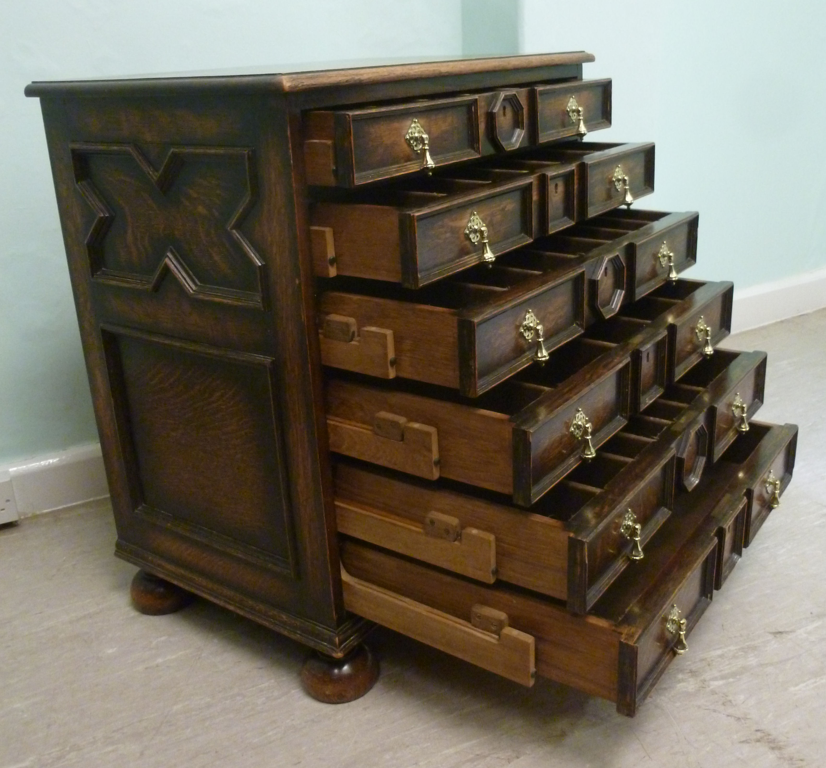 A 1920/30s oak canteen chest, having six - Image 4 of 7