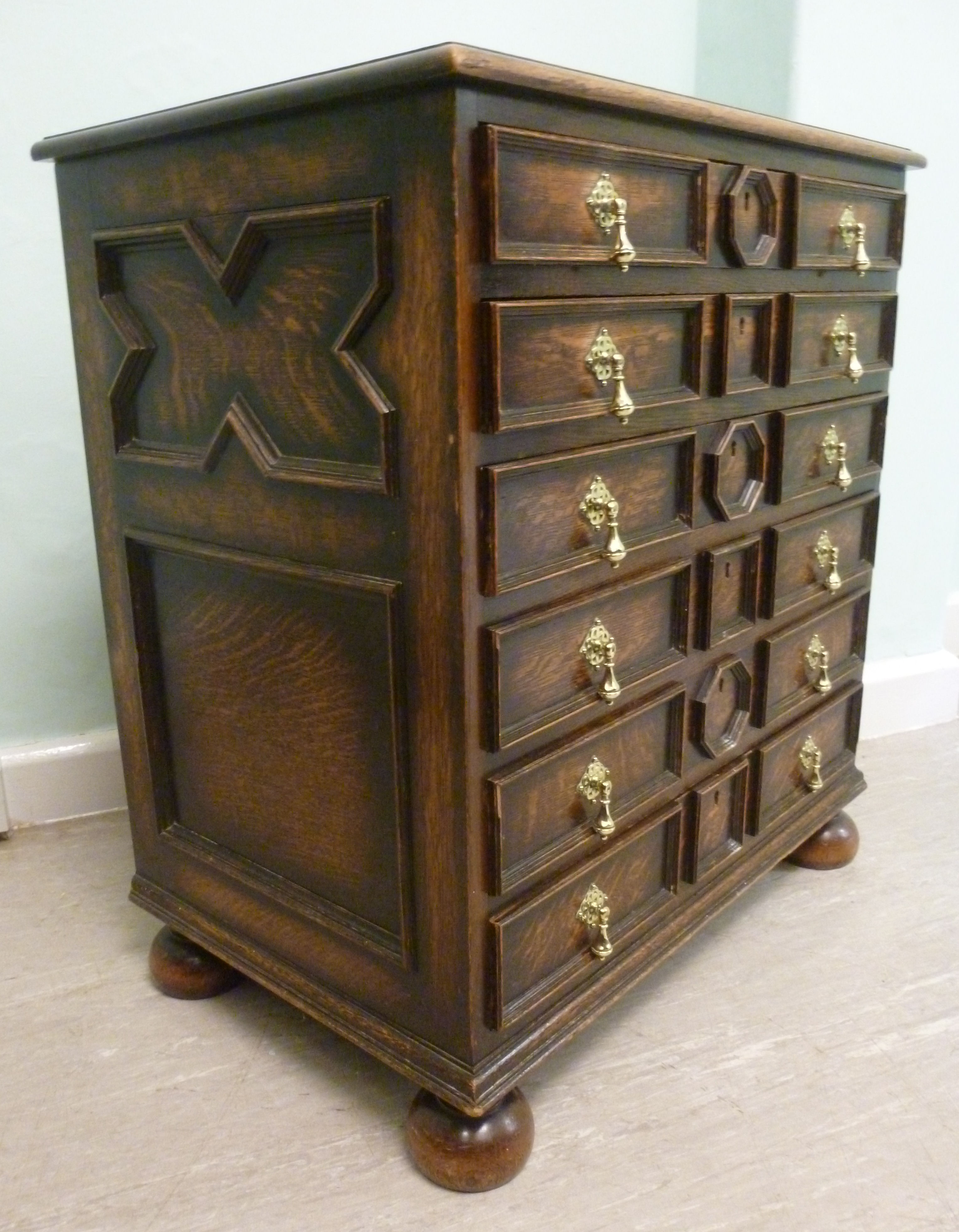 A 1920/30s oak canteen chest, having six - Image 3 of 7