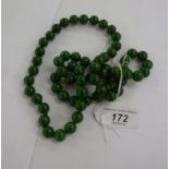 A green jade bead necklace S