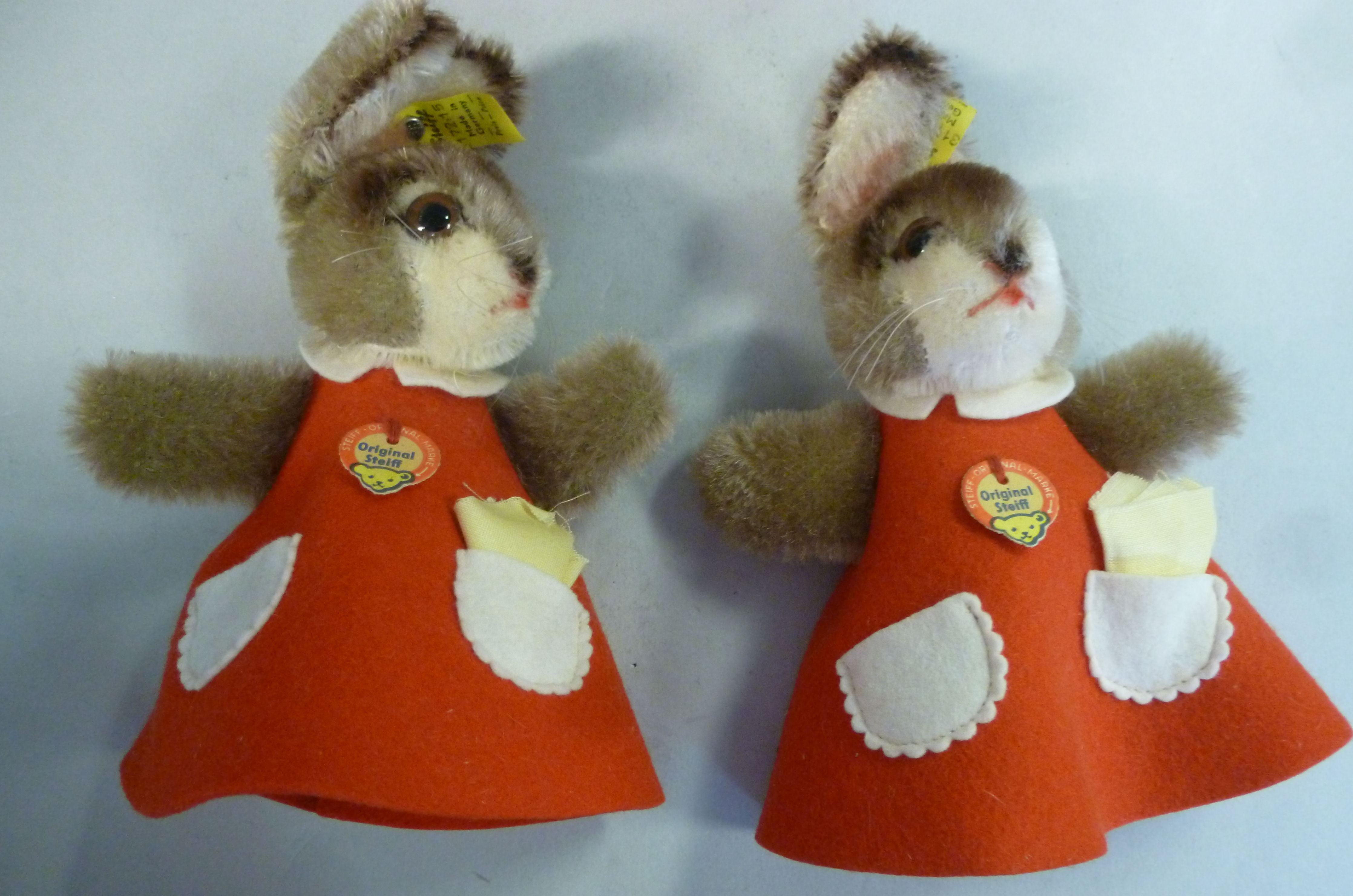 A pair of Steiff 'Hide a Gift Bunny-Lapin Surprise' red rabbits 6''h boxed - Image 5 of 8