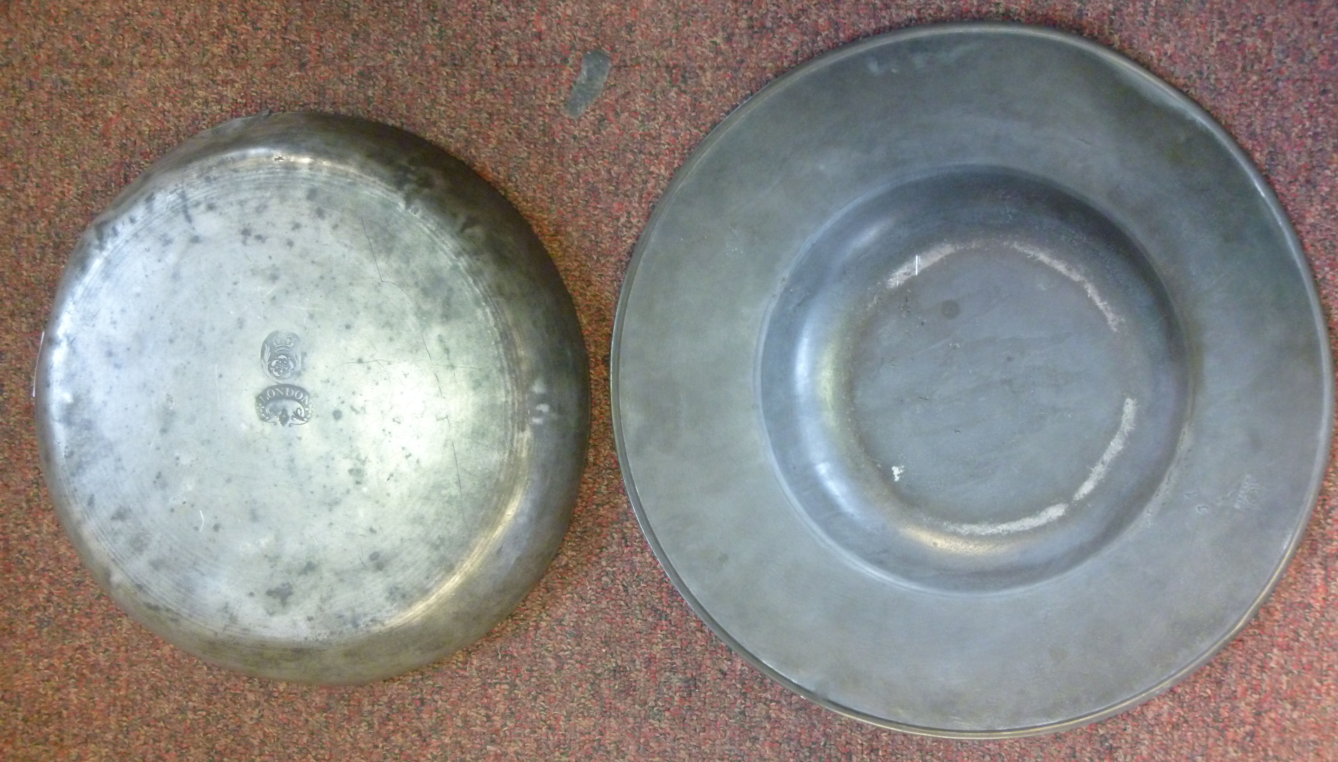 An 18thC Henry Maxted pewter dish with a wide, - Image 4 of 8