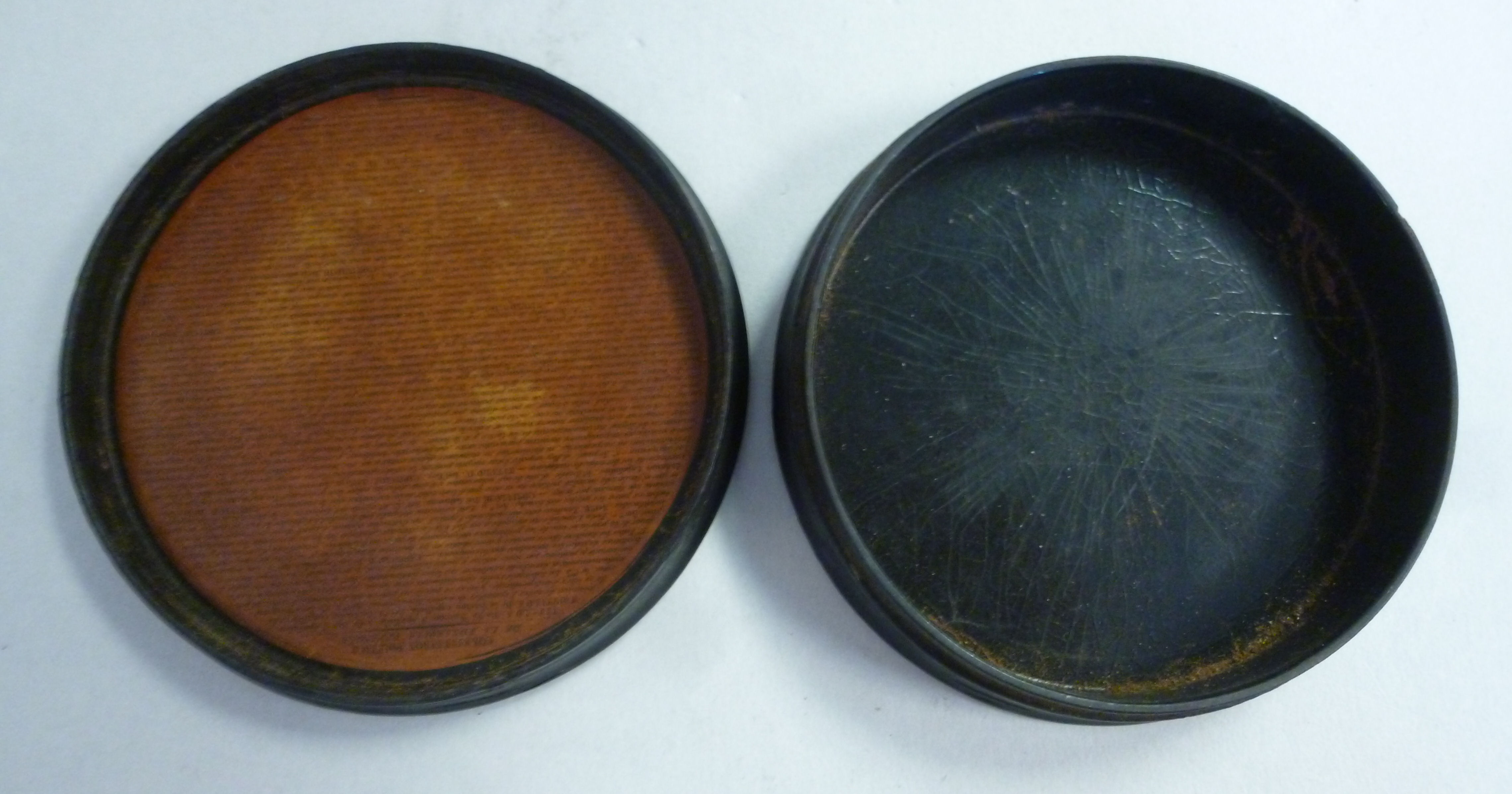 An early 19thC black lacquered papier mache shallow, circular snuff box, - Image 3 of 5