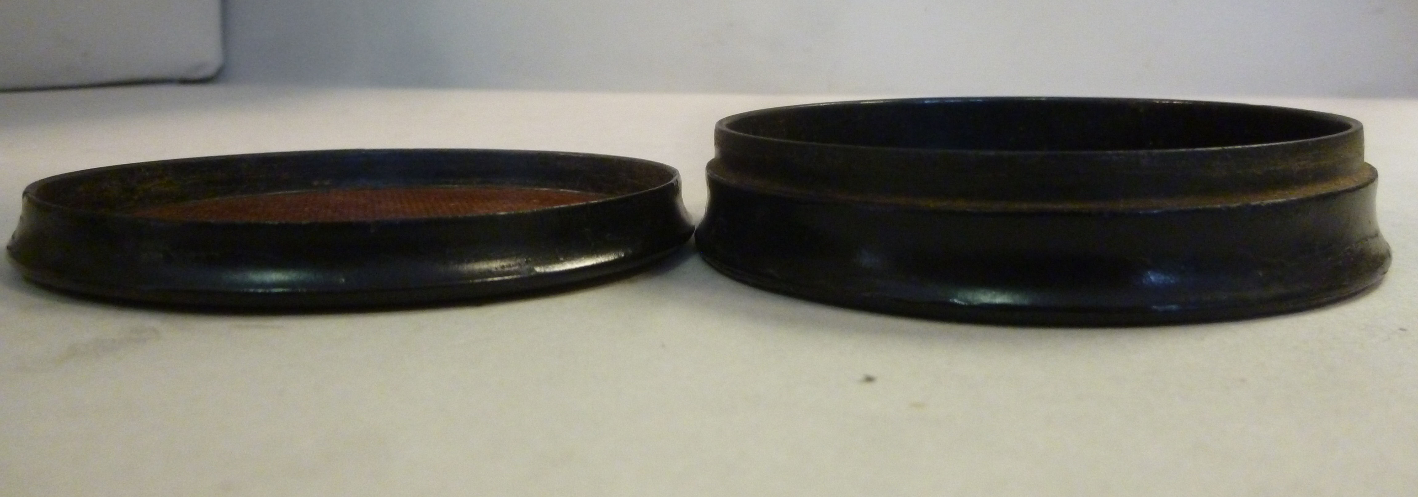 An early 19thC black lacquered papier mache shallow, circular snuff box, - Image 5 of 5