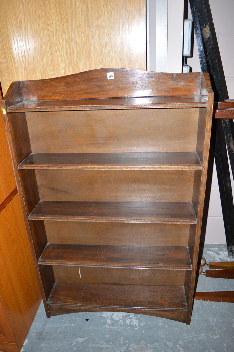 An early 20th Century oak open bookcase.