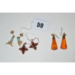 A quantity of earrings,